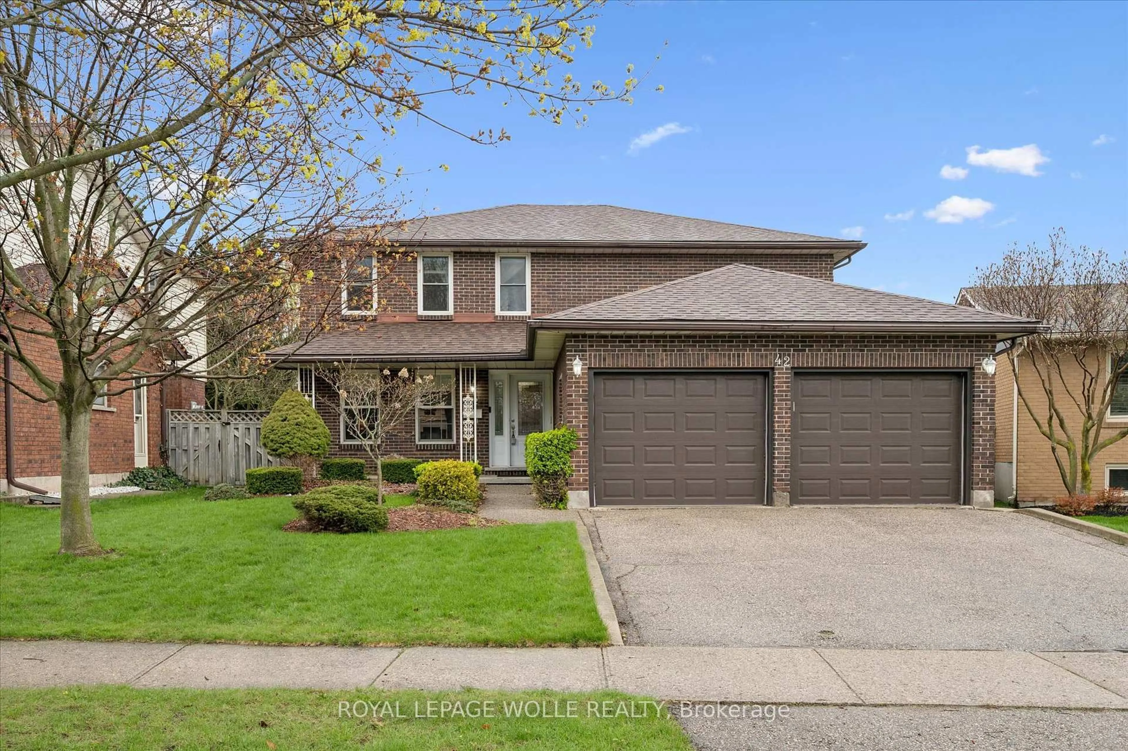 Home with brick exterior material, street for 42 Trailview Dr, Kitchener Ontario N2N 1V9