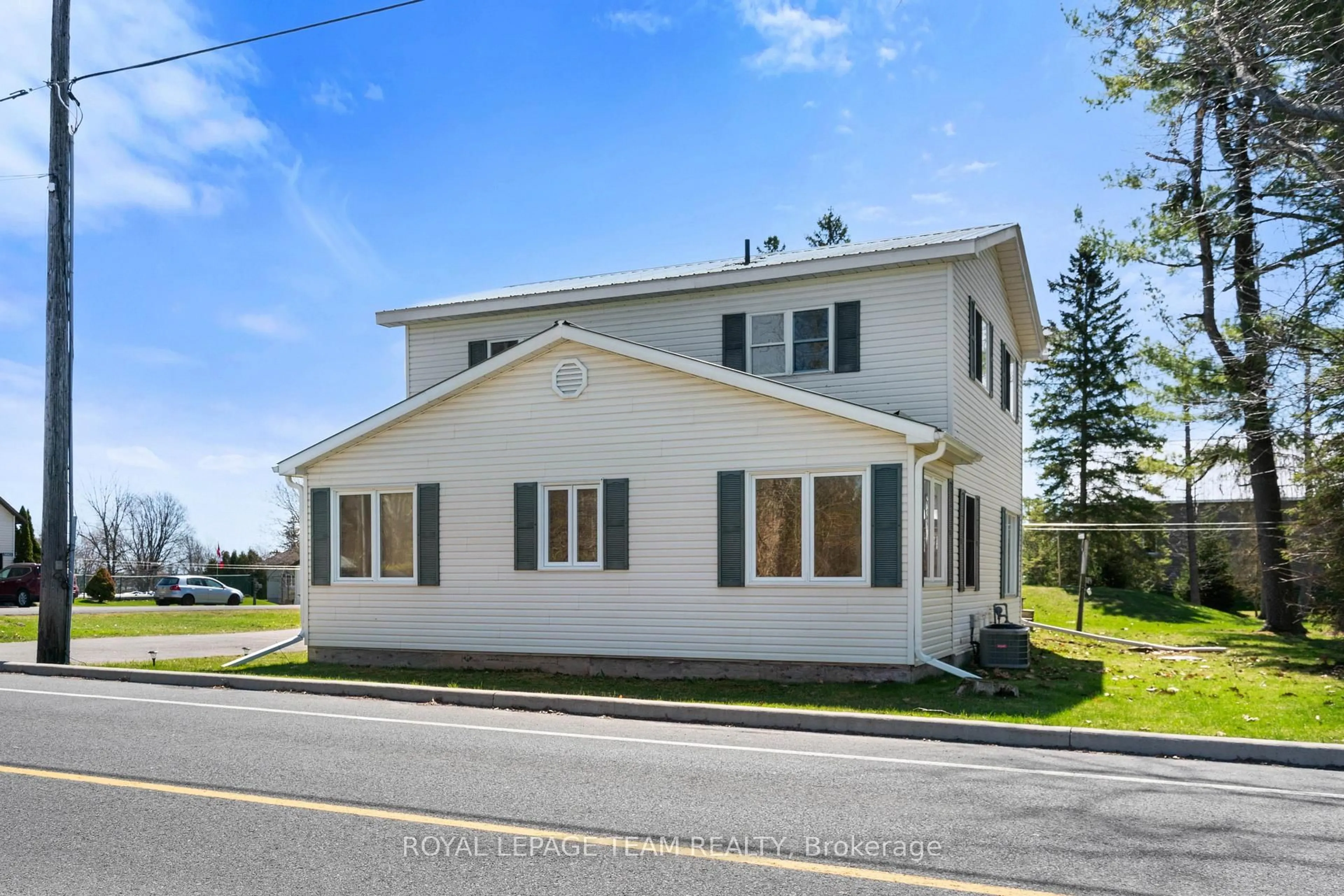 Unknown for 12106 Lakeshore Dr, South Dundas Ontario K0C 1X0