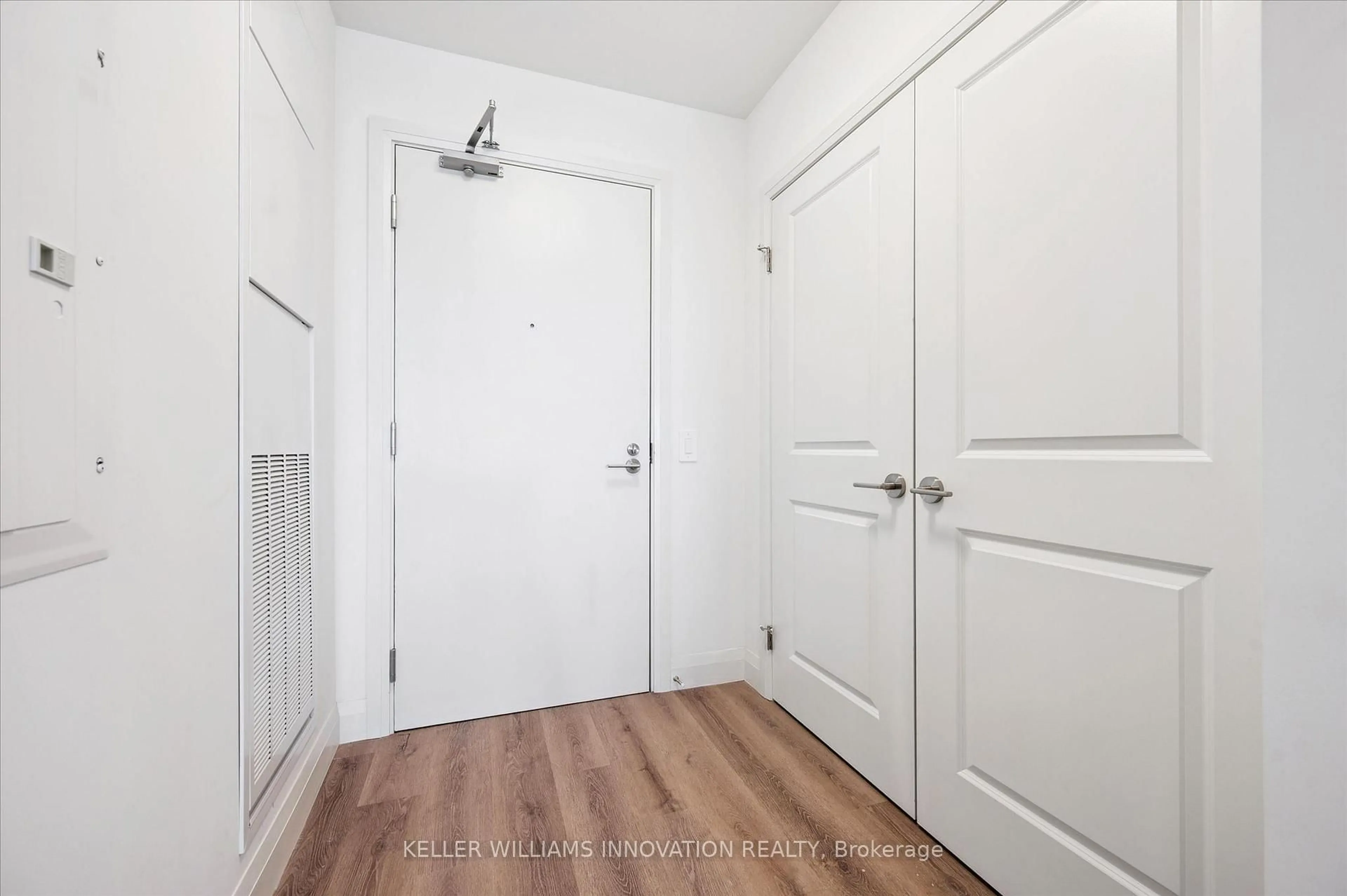 Indoor entryway for 1333 Weber St #214, Kitchener Ontario N2A 1C2