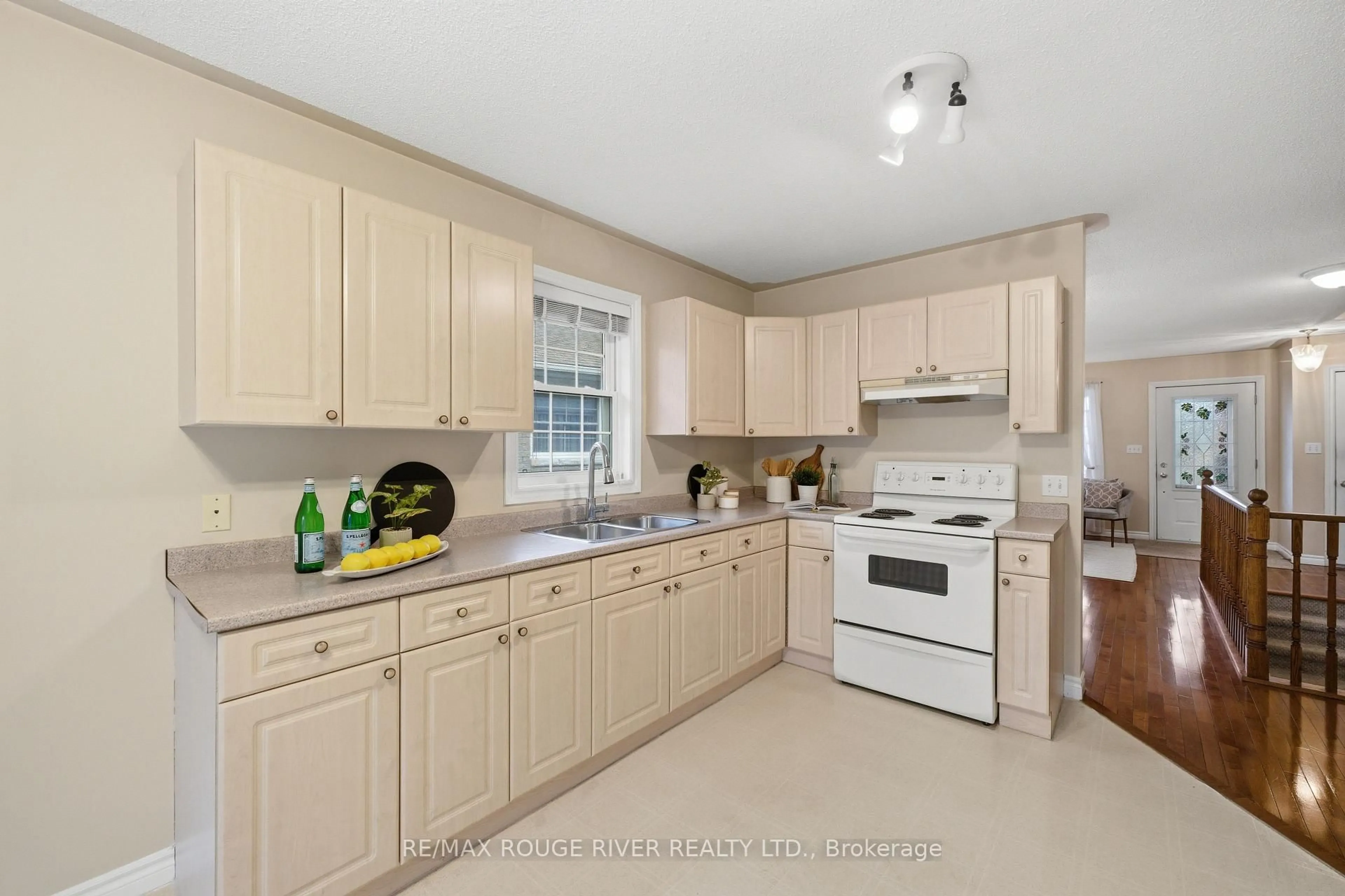 Standard kitchen, ceramic/tile floor for 90 Trefusis St, Port Hope Ontario L1A 4J2