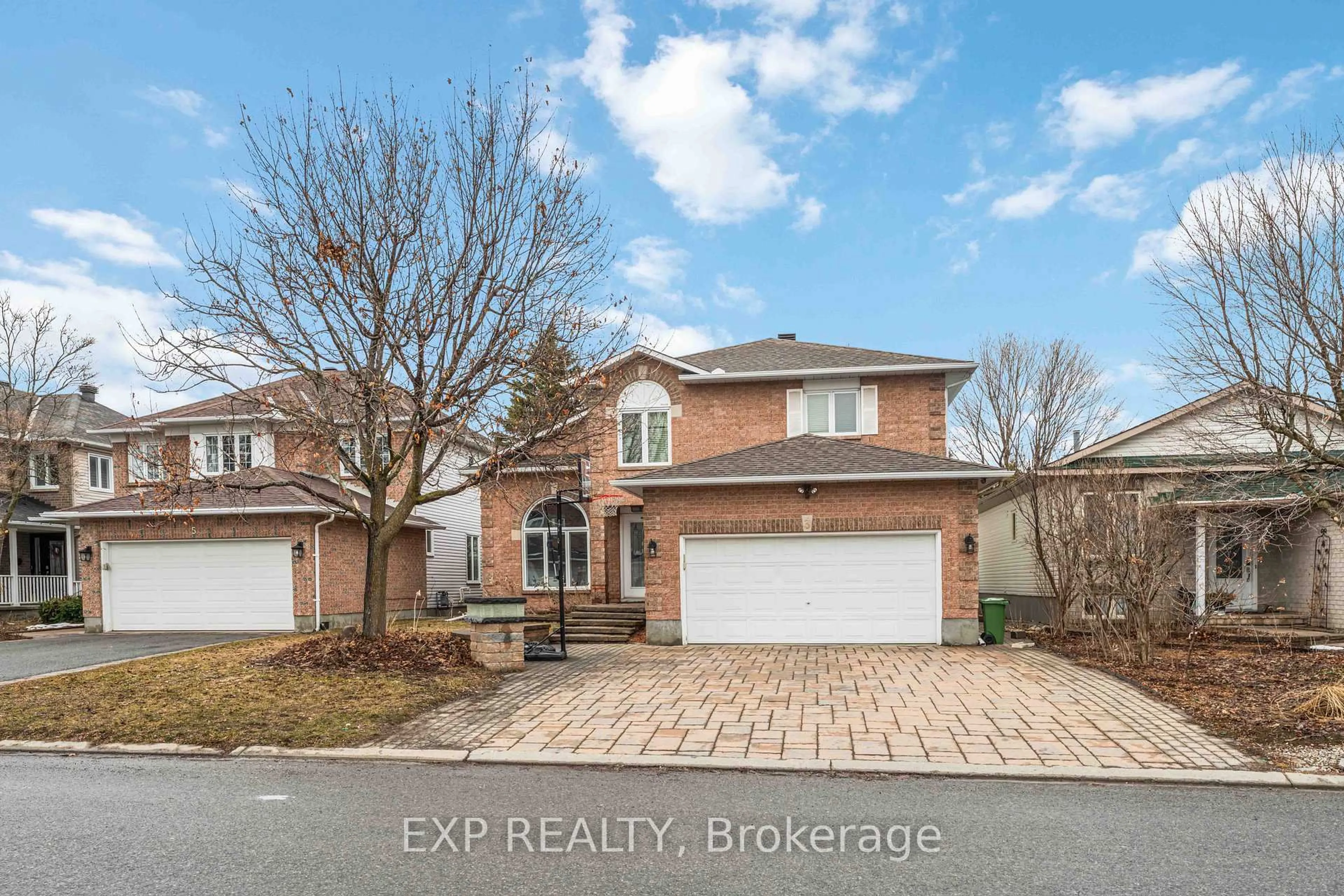 A pic from outside/outdoor area/front of a property/back of a property/a pic from drone, street for 3 Nakota Way, Ottawa Ontario K2J 4E9