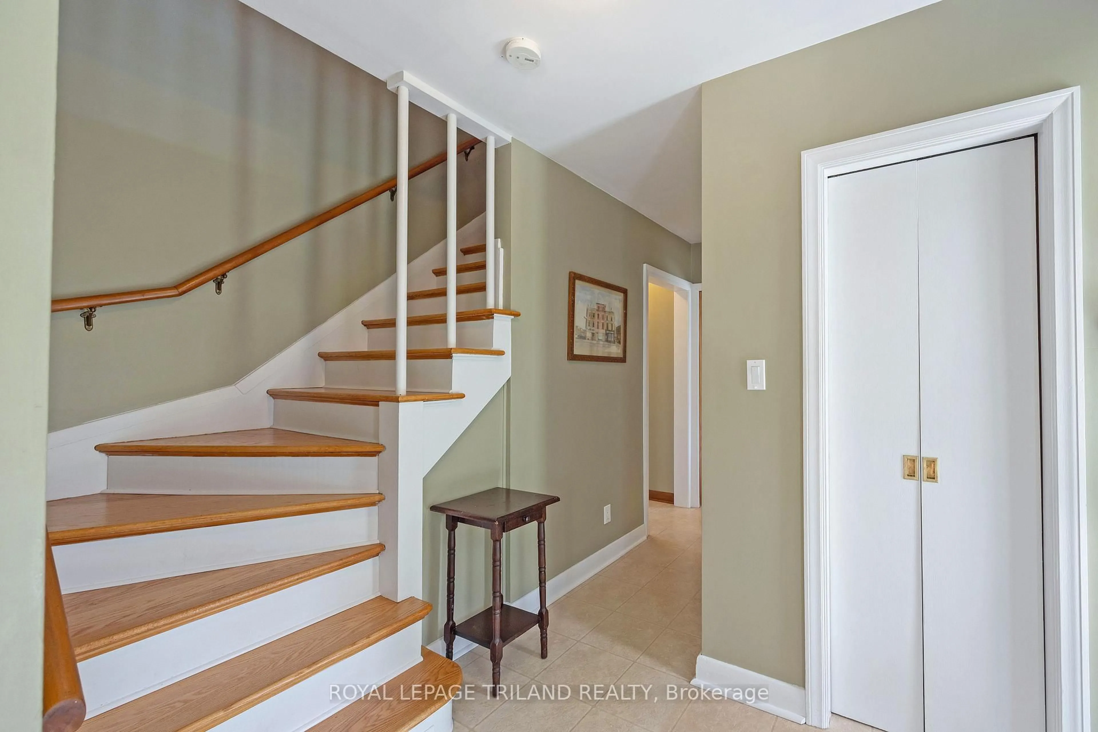 Unknown for 6 Rosel Cres, London South Ontario N6C 2L1