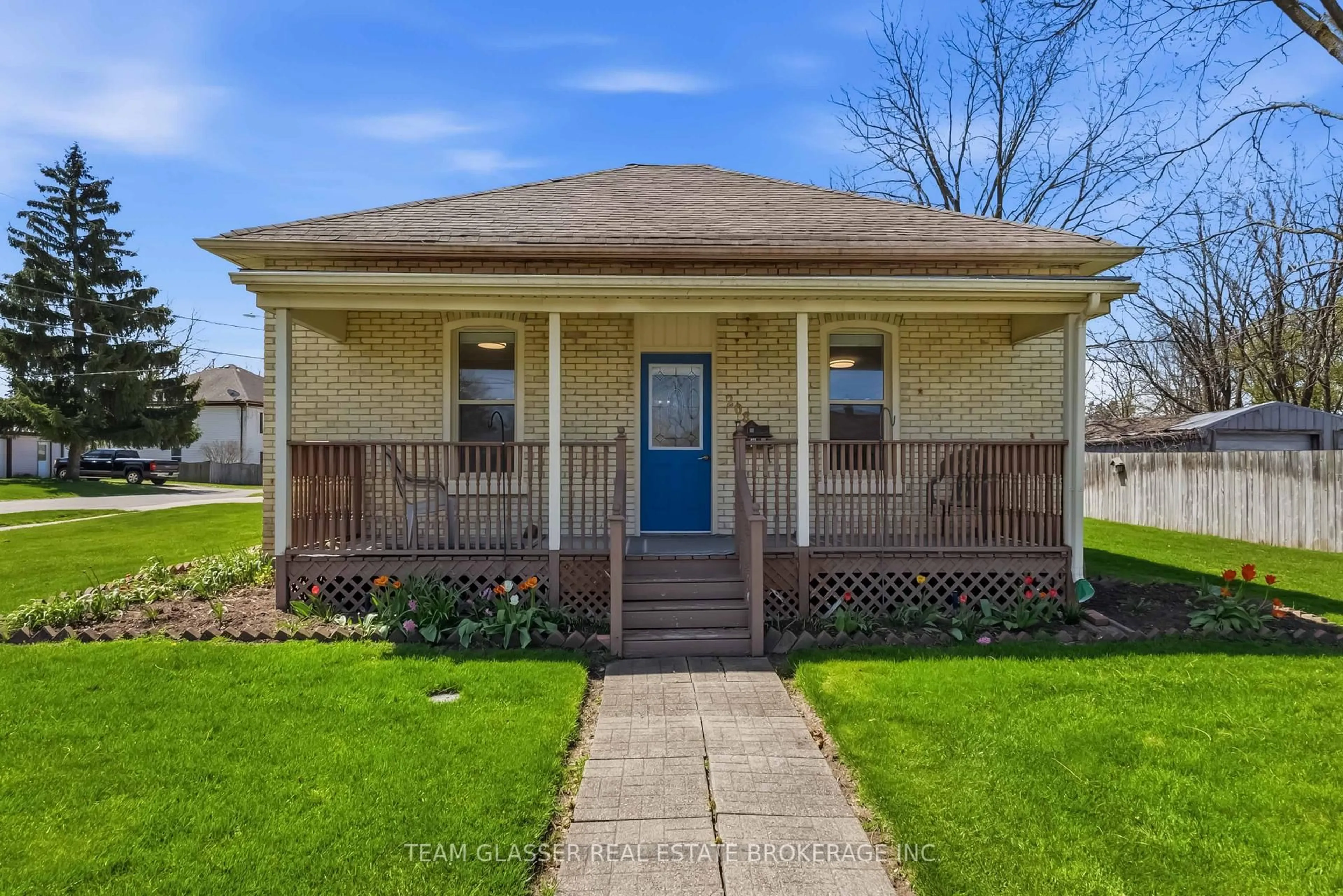 Unknown for 208 ELLOR St, Strathroy-Caradoc Ontario N7G 2L3