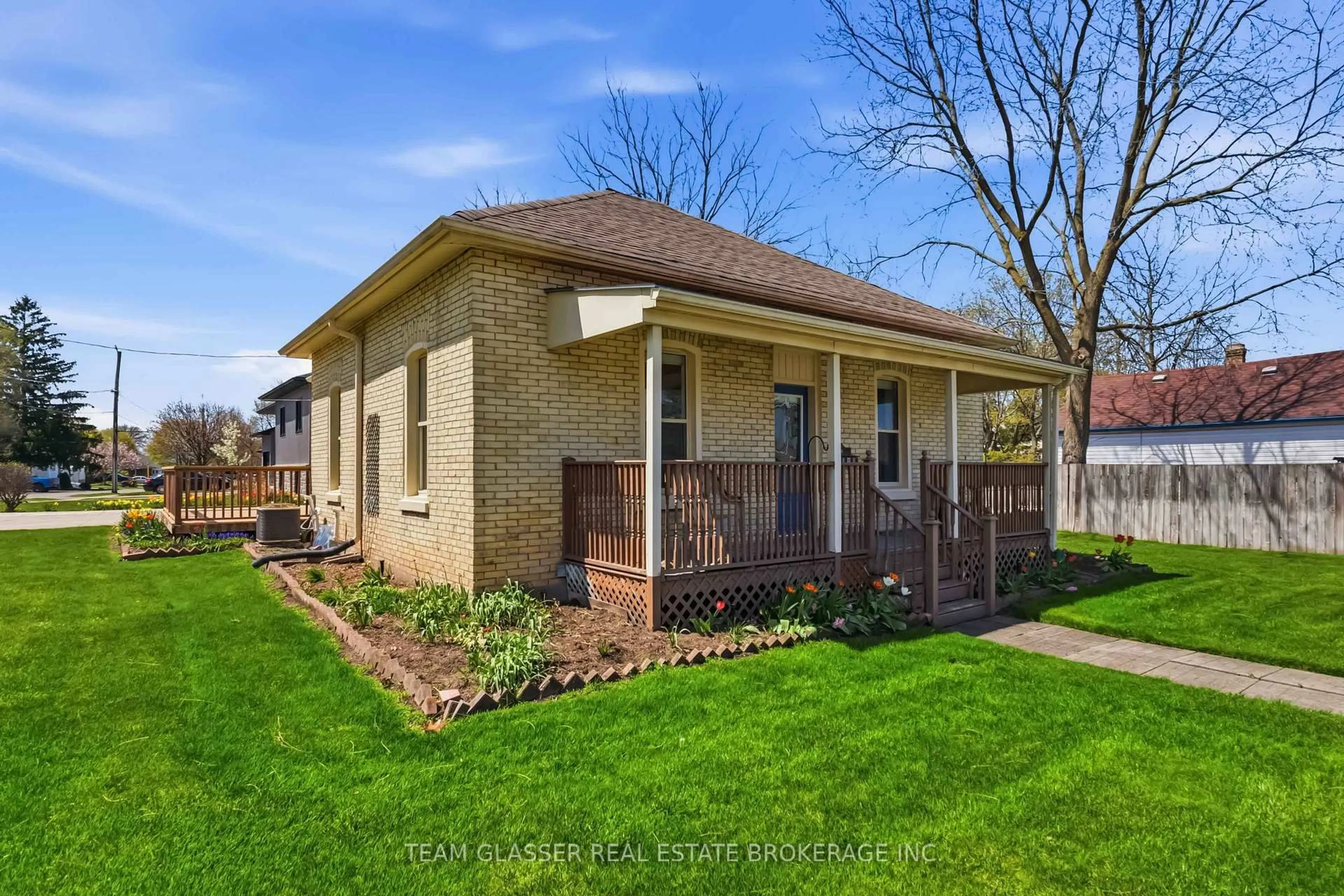 Home with brick exterior material, street for 208 ELLOR St, Strathroy-Caradoc Ontario N7G 2L3