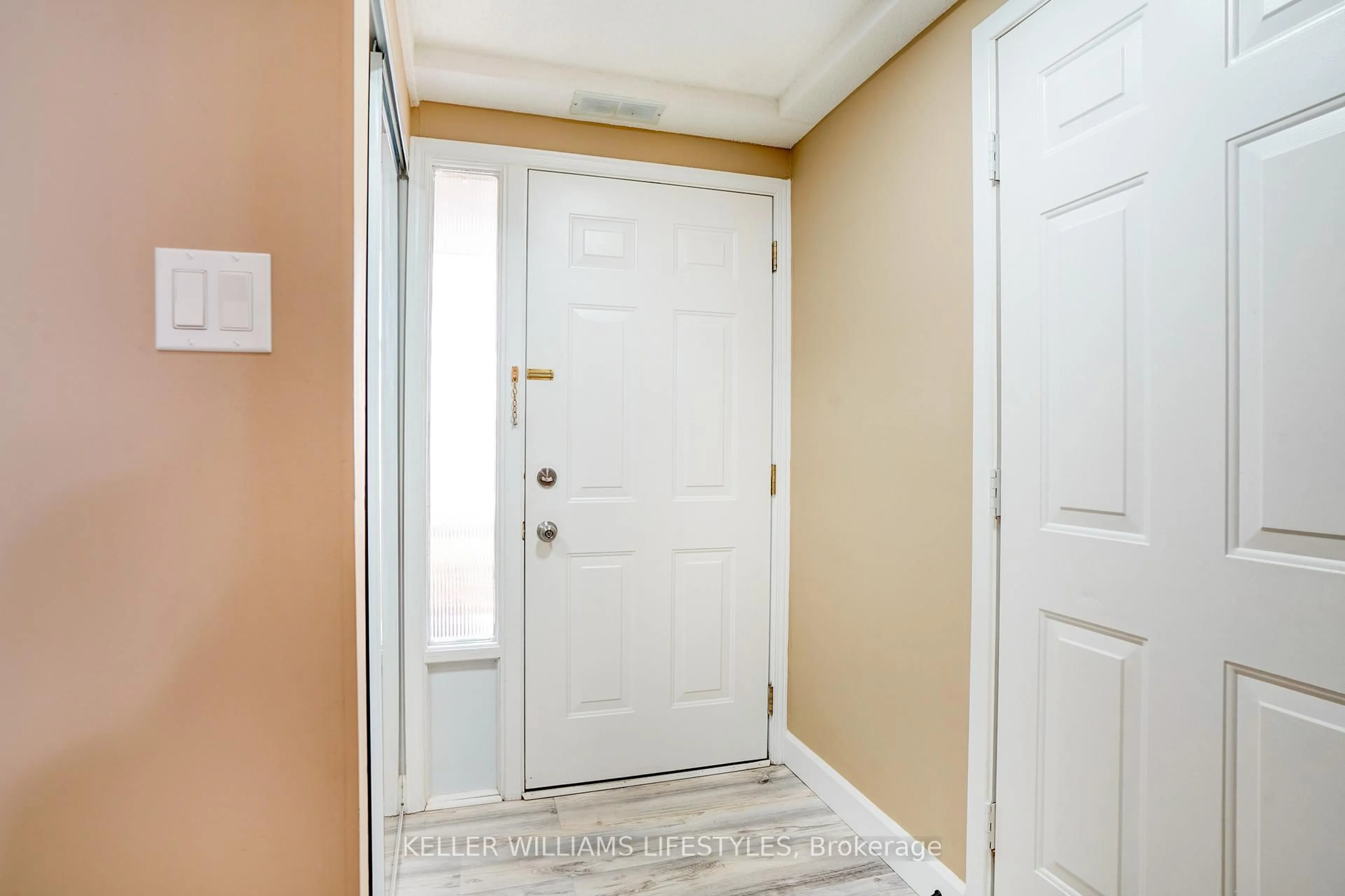 Indoor entryway for 1206 Limberlost Rd, London North Ontario N6G 3A5