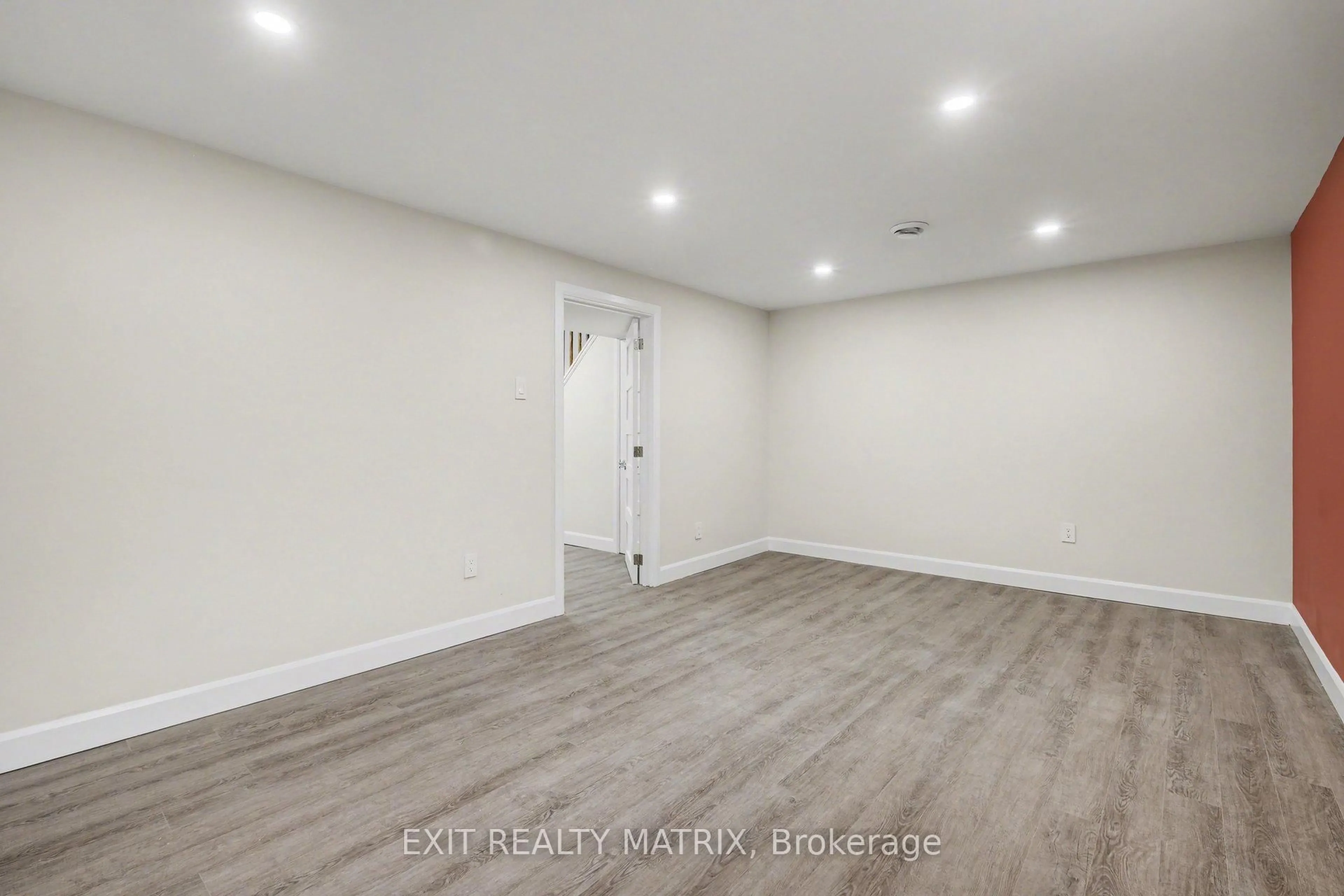 A pic of a room for 1468 Heatherington Rd #B, Ottawa Ontario K1V 6S1