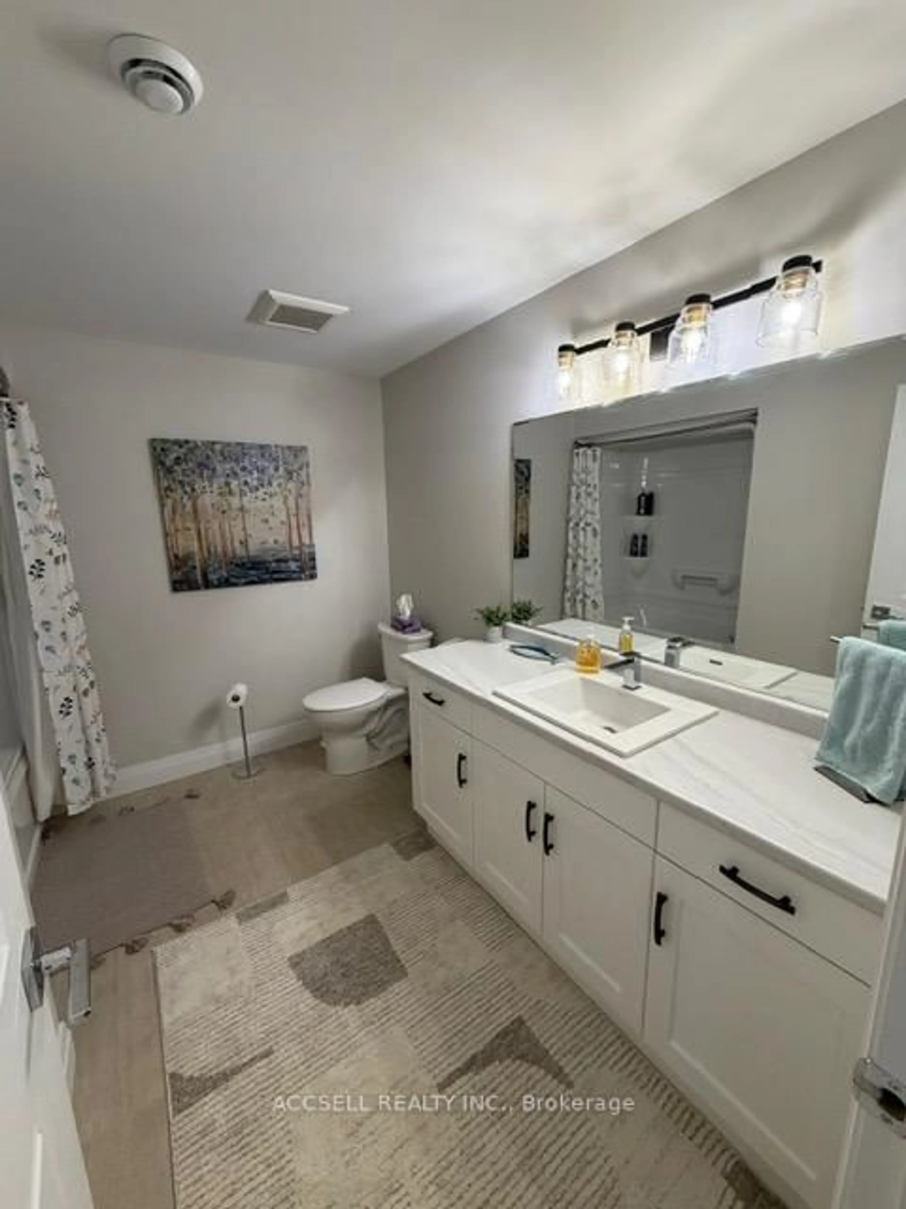 Contemporary bathroom, ceramic/tile floor for 470 Queen St, Out of Area Ontario N0N 1G0
