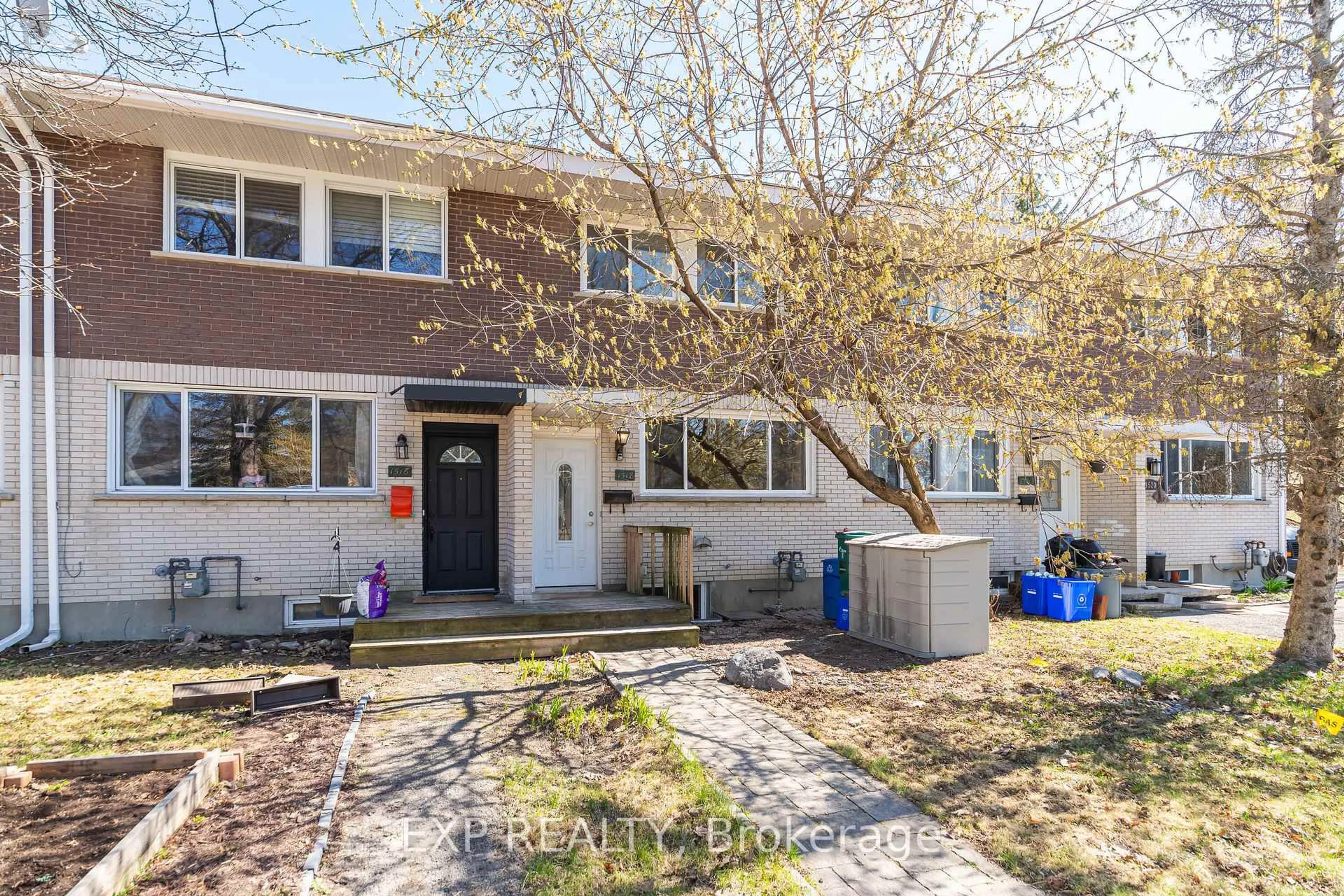 Home with brick exterior material, street for 1518 Lepage Ave, Ottawa Ontario K1Z 8C9
