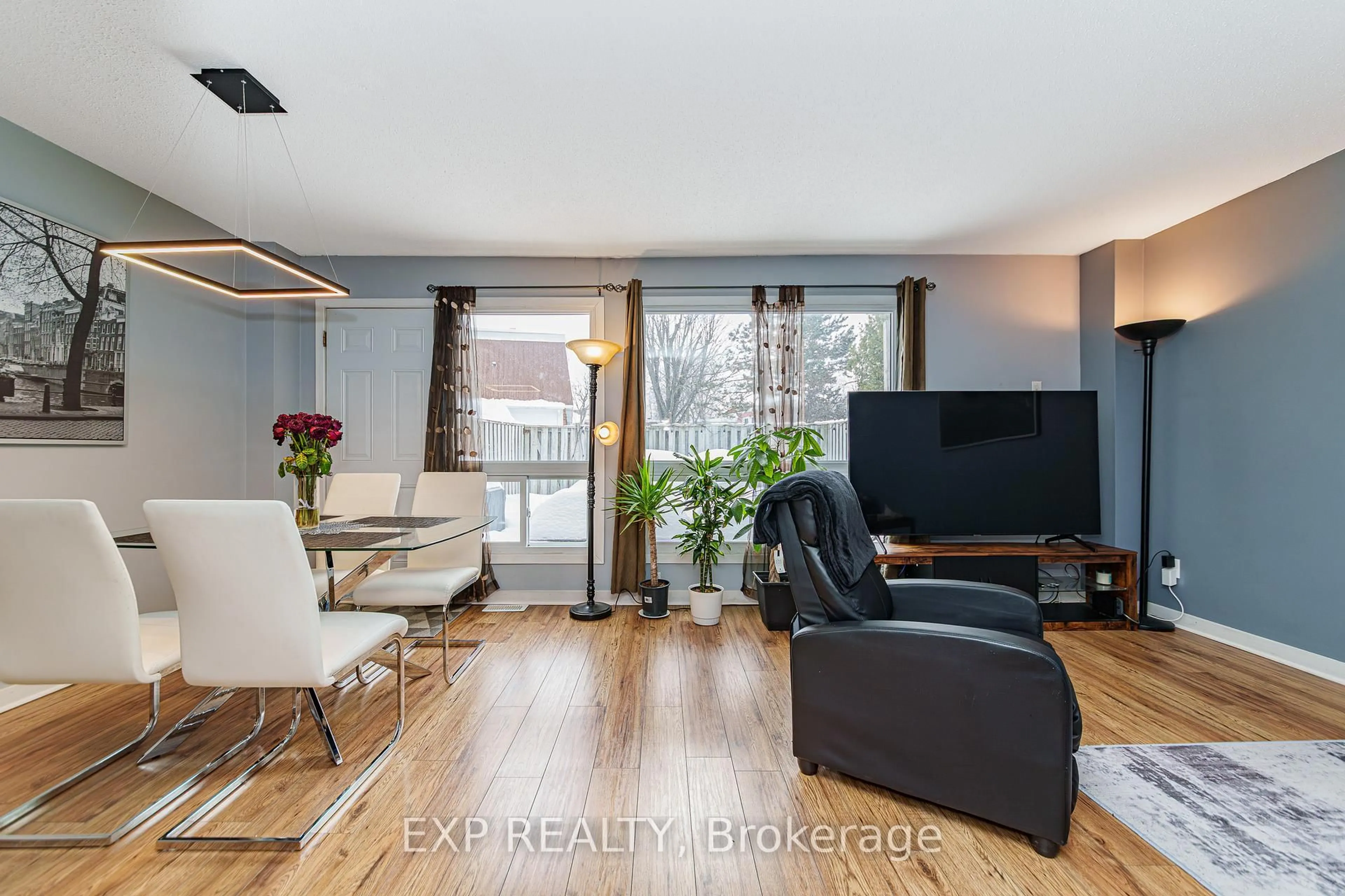 Living room with furniture, wood/laminate floor for 224 Romulus Private #81, Ottawa Ontario K1K 3Y2