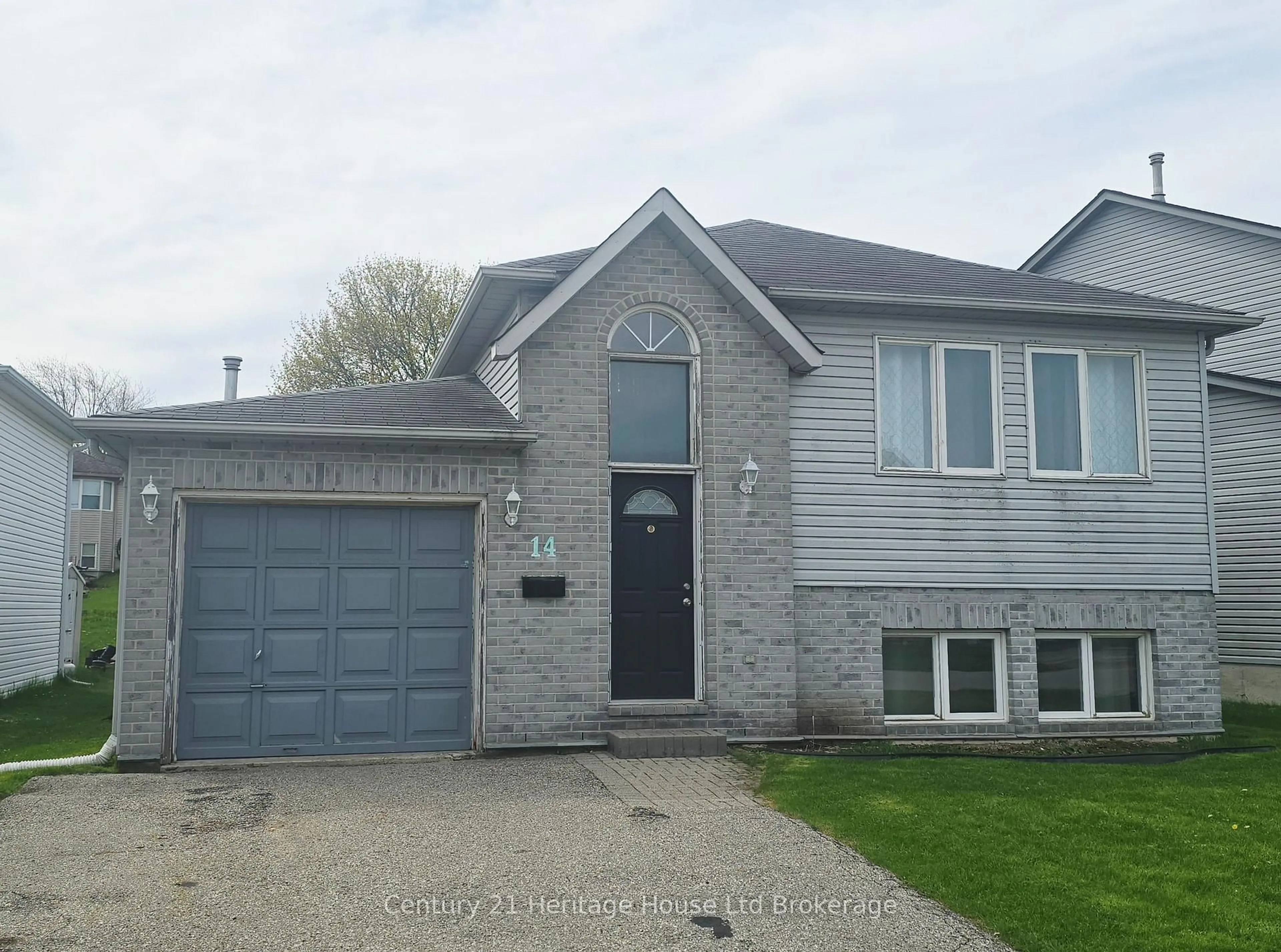 Home with brick exterior material, street for 14 Pebble Beach Crt, Woodstock Ontario N4S 8X1