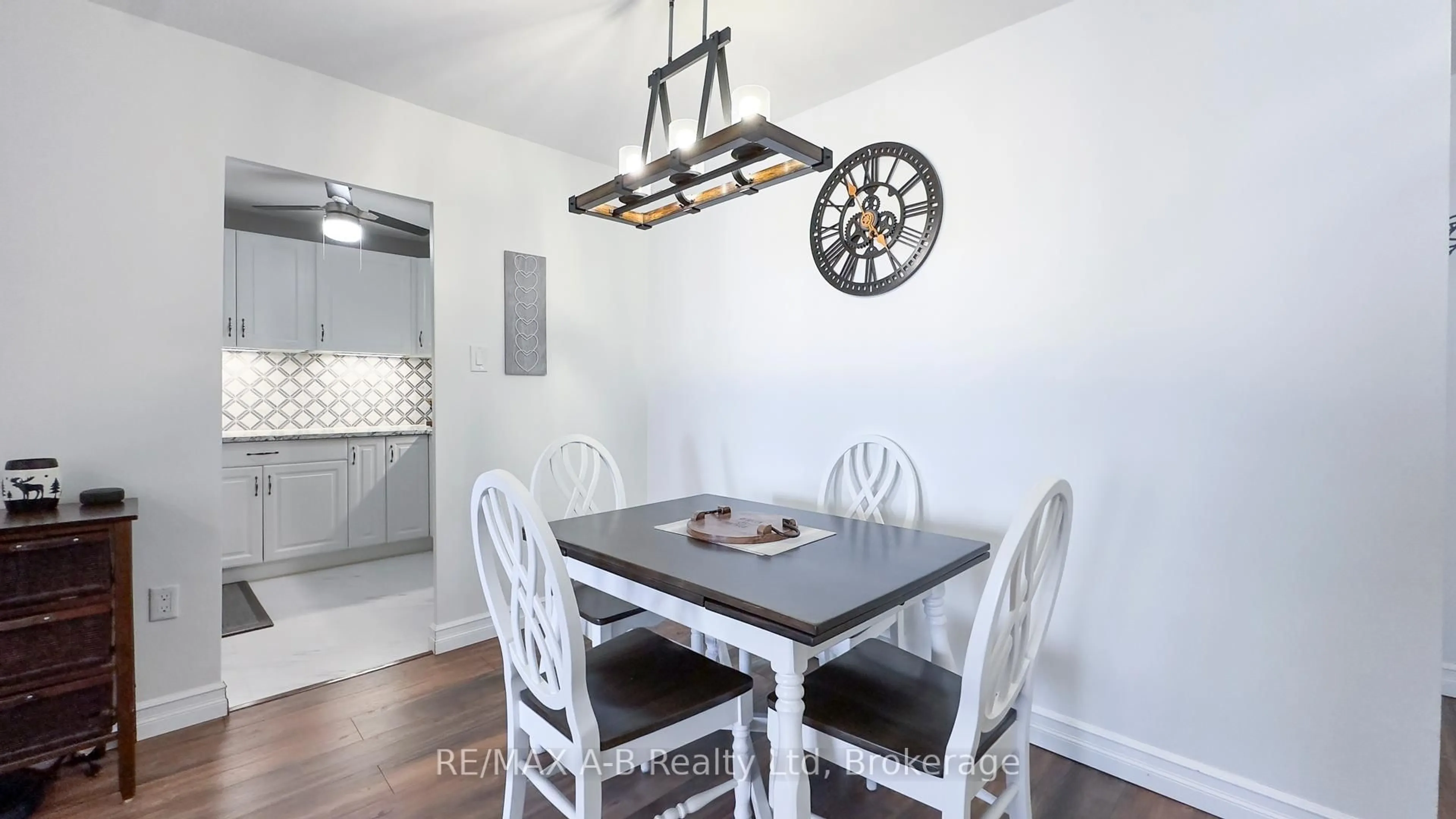 Dining room, unknown for 583 Mornington Ave #1005, London East Ontario N5Y 3E9