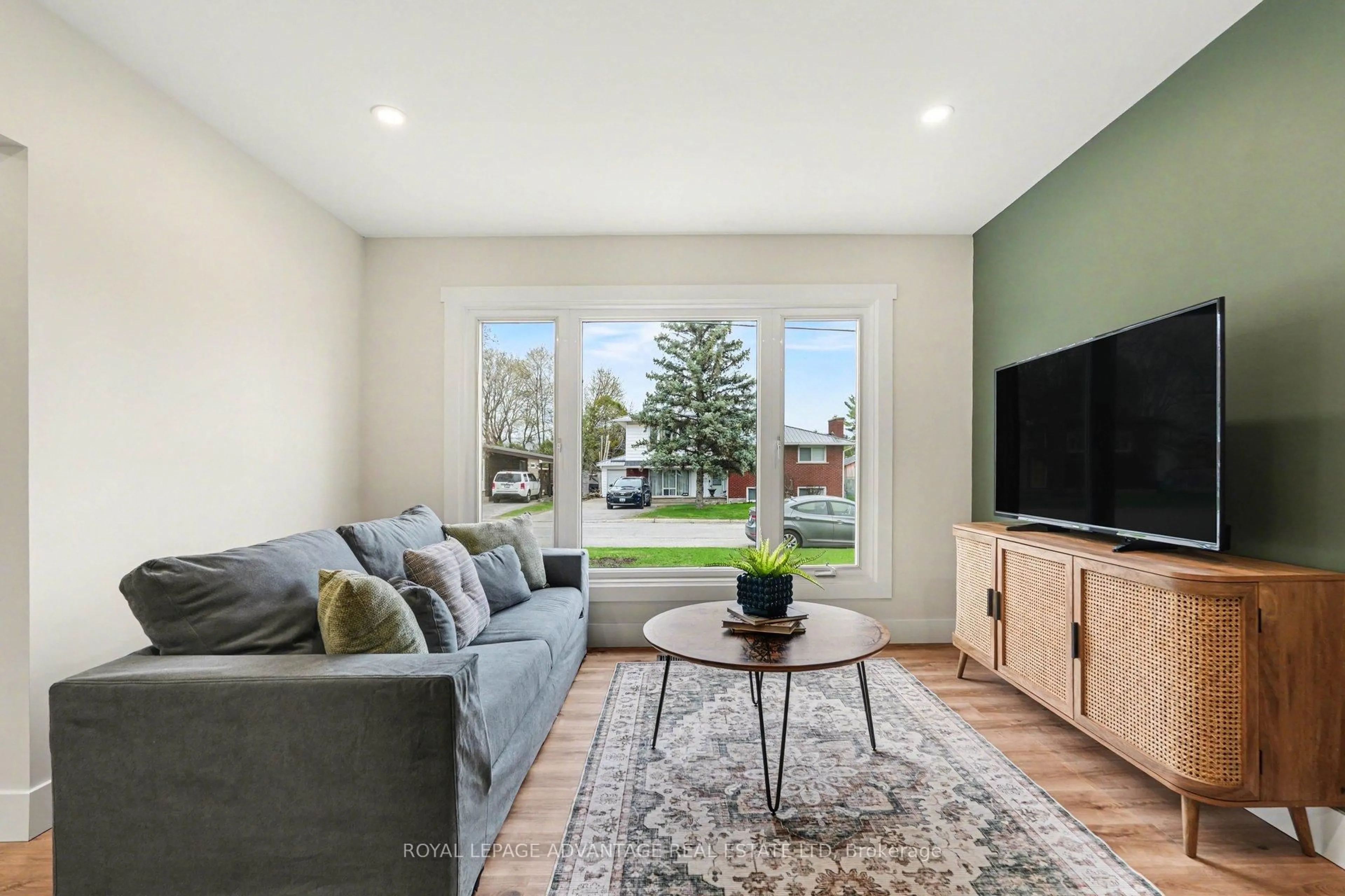 Living room with furniture, unknown for 174 Carss Ave, Smiths Falls Ontario K7A 4B1