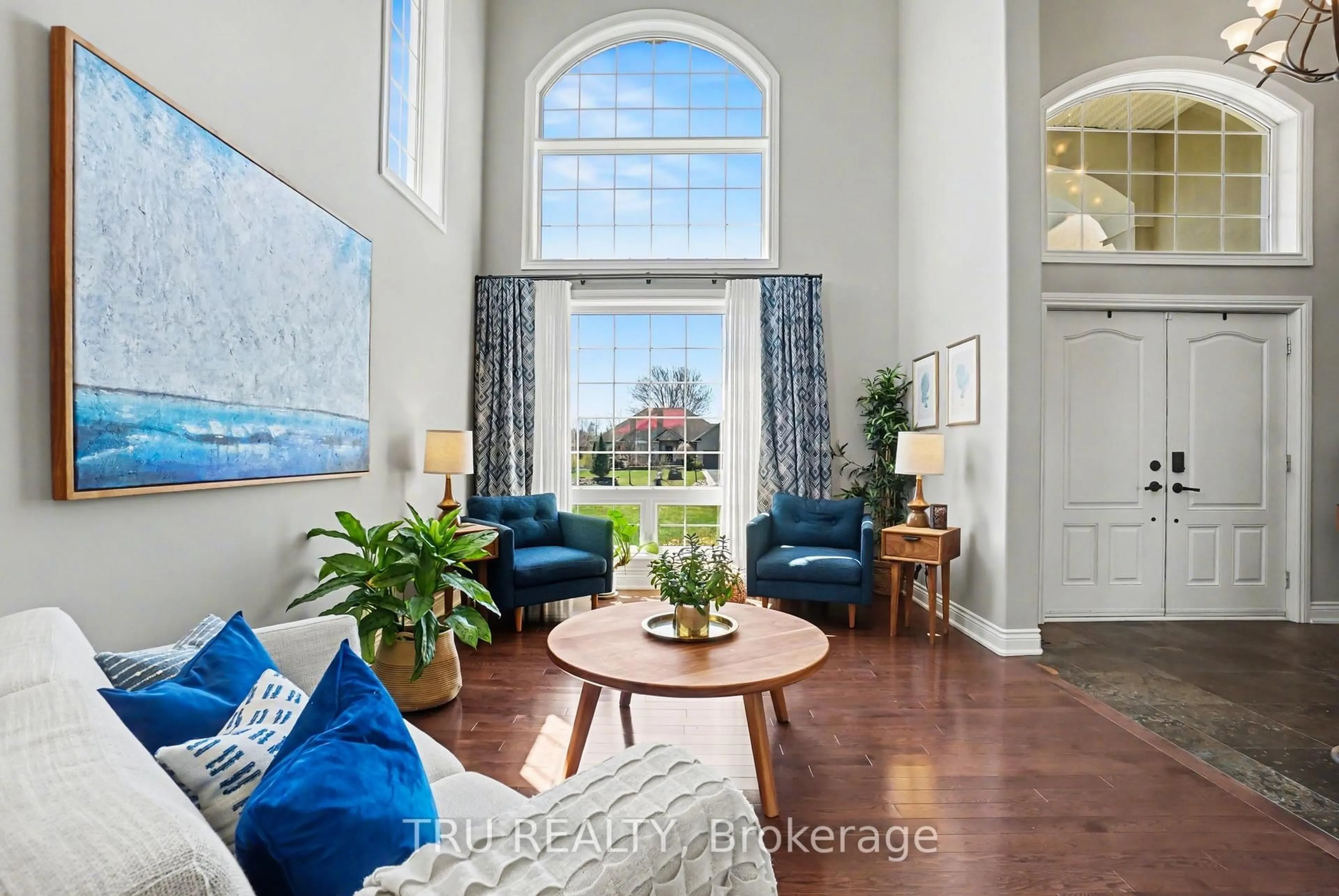 Living room with furniture, unknown for 6796 Suncrest Dr, Ottawa Ontario K4P 0B2