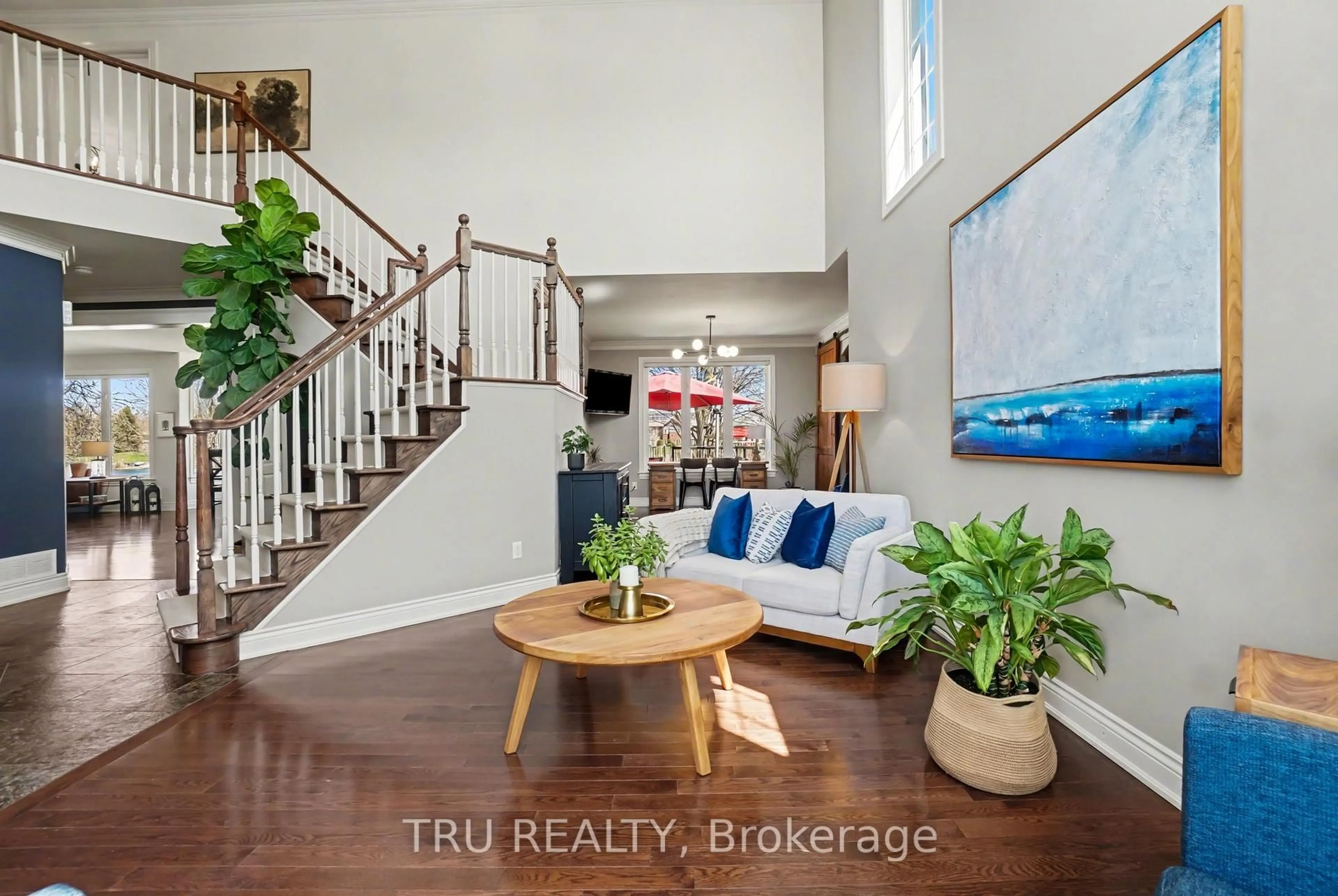 Indoor entryway for 6796 Suncrest Dr, Ottawa Ontario K4P 0B2