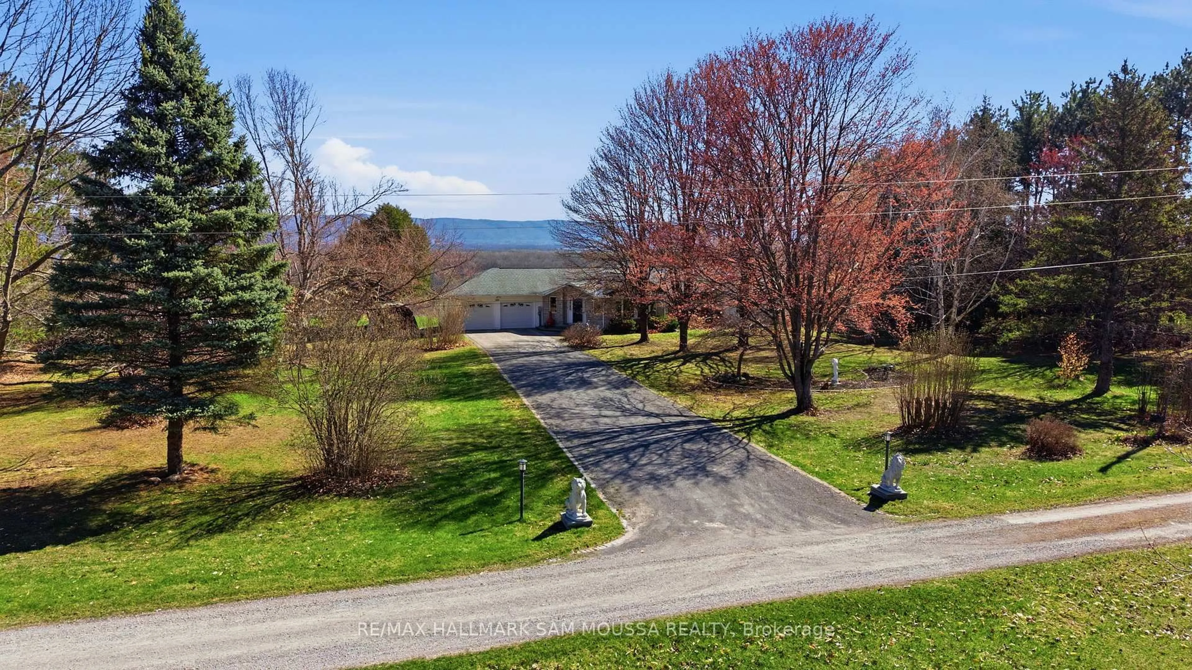 A pic from outside/outdoor area/front of a property/back of a property/a pic from drone, water/lake/river/ocean view for 122 Colonel Nicholson Lane, Ottawa Ontario K0A 3M0