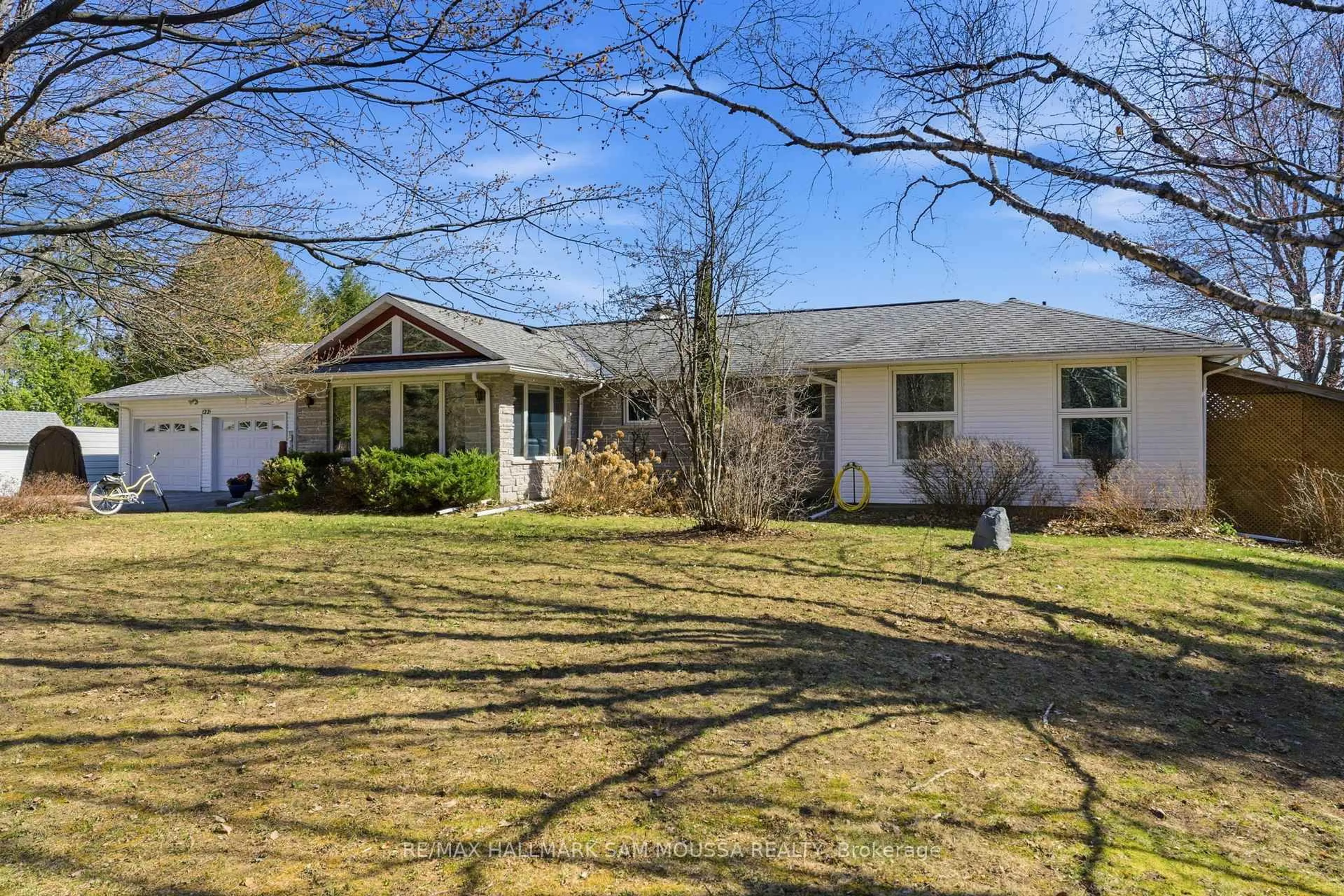 A pic from outside/outdoor area/front of a property/back of a property/a pic from drone, street for 122 Colonel Nicholson Lane, Ottawa Ontario K0A 3M0