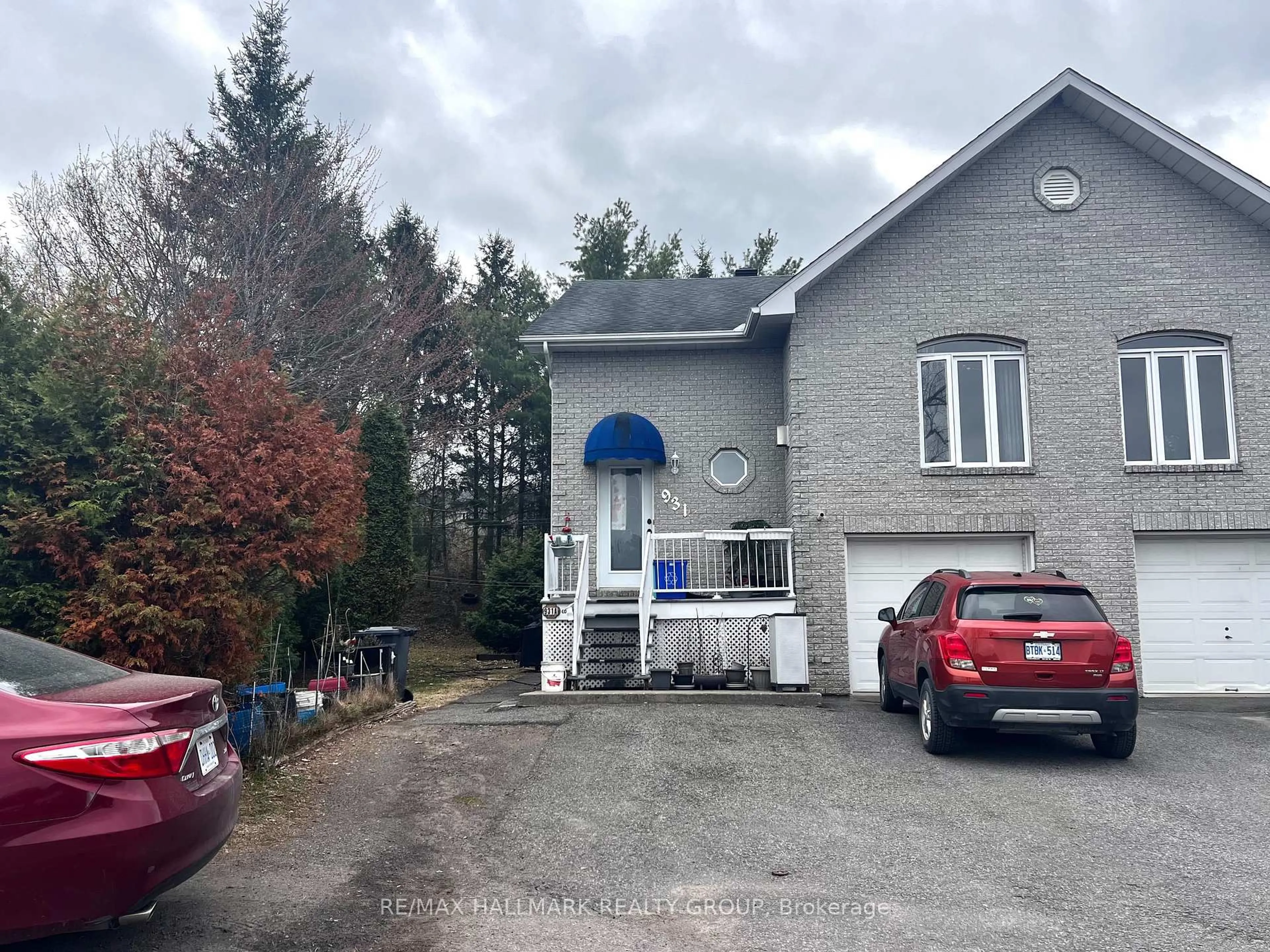 A pic from outside/outdoor area/front of a property/back of a property/a pic from drone, building for 931 Portelance Ave, Hawkesbury Ontario K6A 2Z2