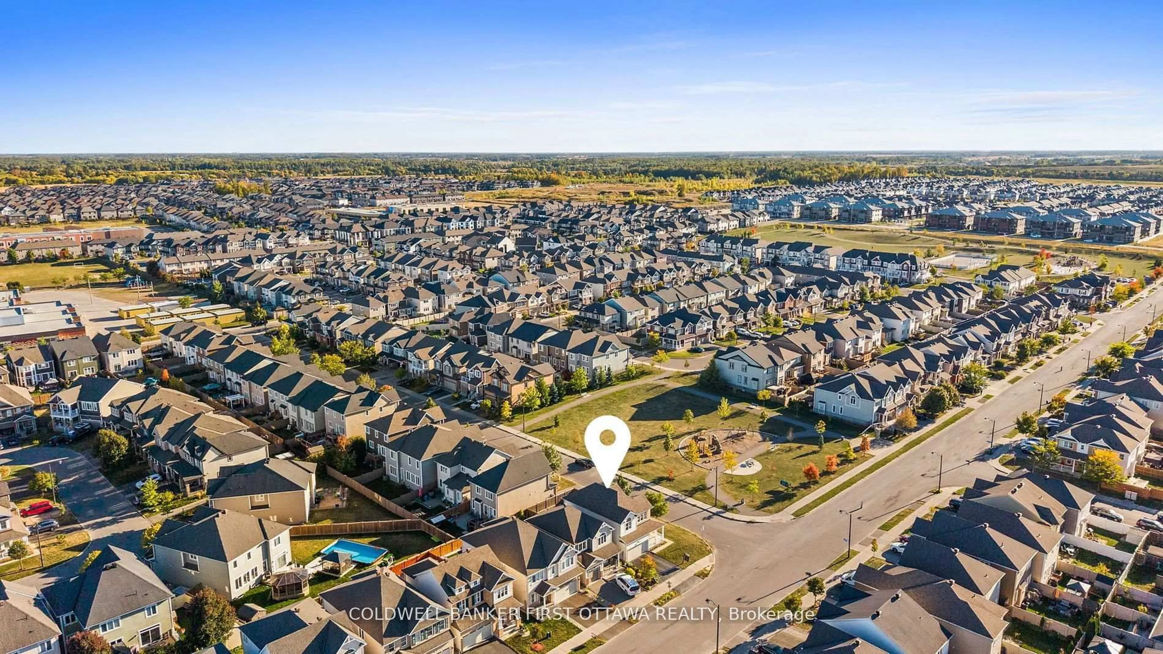 A pic from outside/outdoor area/front of a property/back of a property/a pic from drone, water/lake/river/ocean view for 619 DUNDONALD Dr, Ottawa Ontario K2J 5Y8