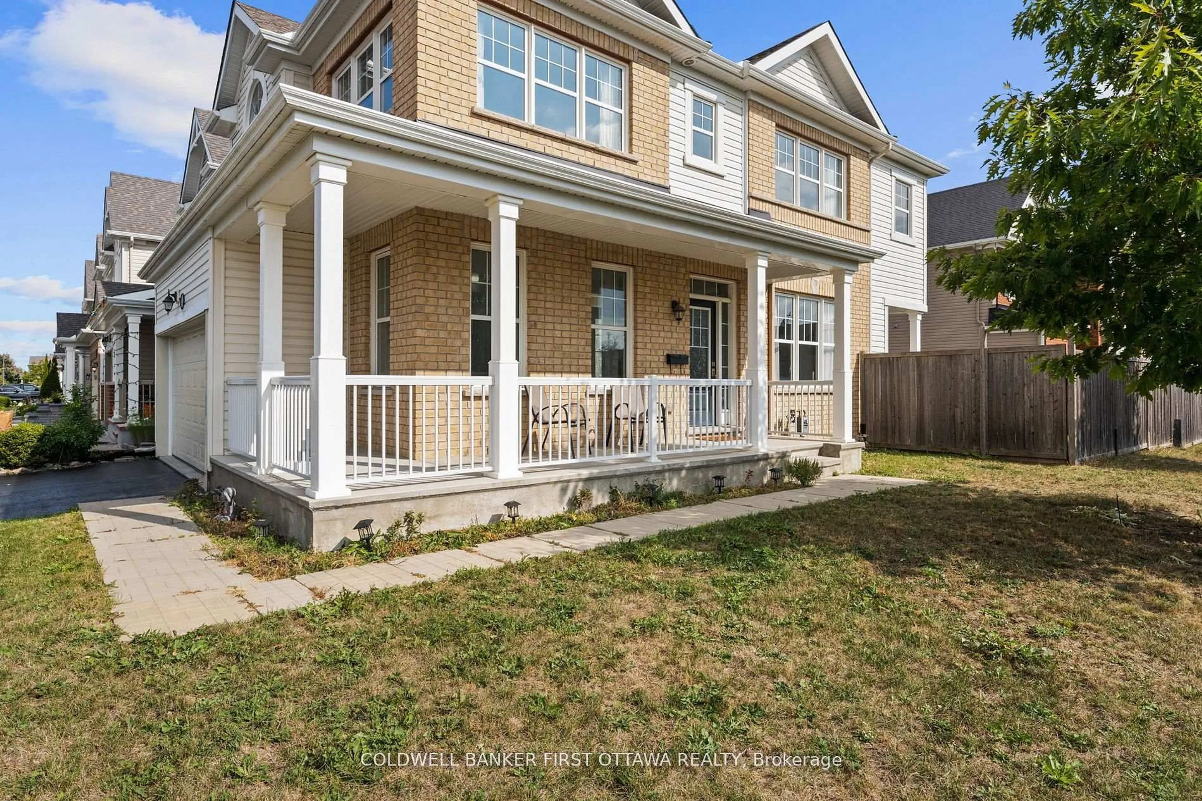 Home with vinyl exterior material, street for 619 DUNDONALD Dr, Ottawa Ontario K2J 5Y8