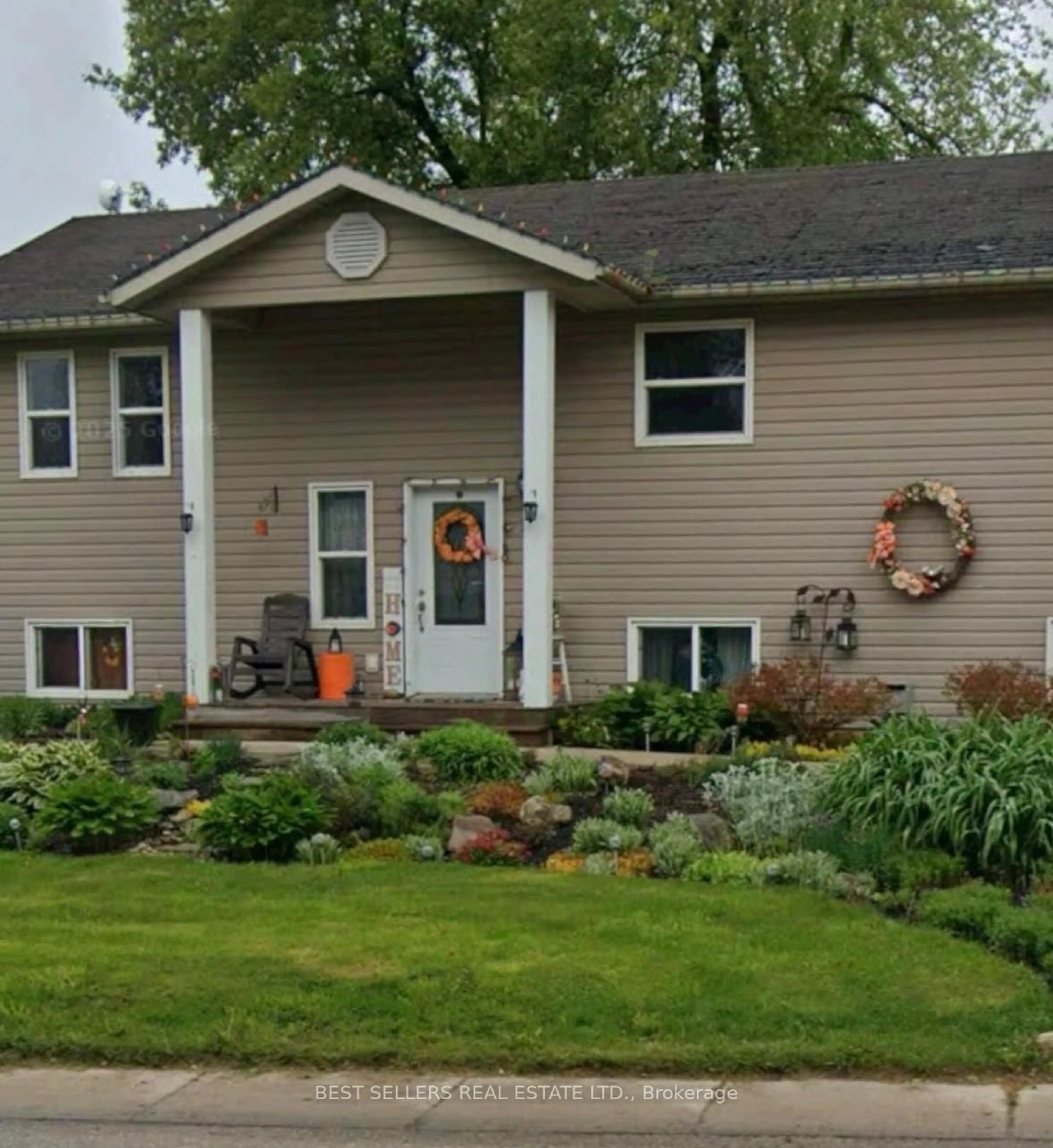 Home with vinyl exterior material, street for 160 Elora St, Mapleton Ontario N0G 2K0