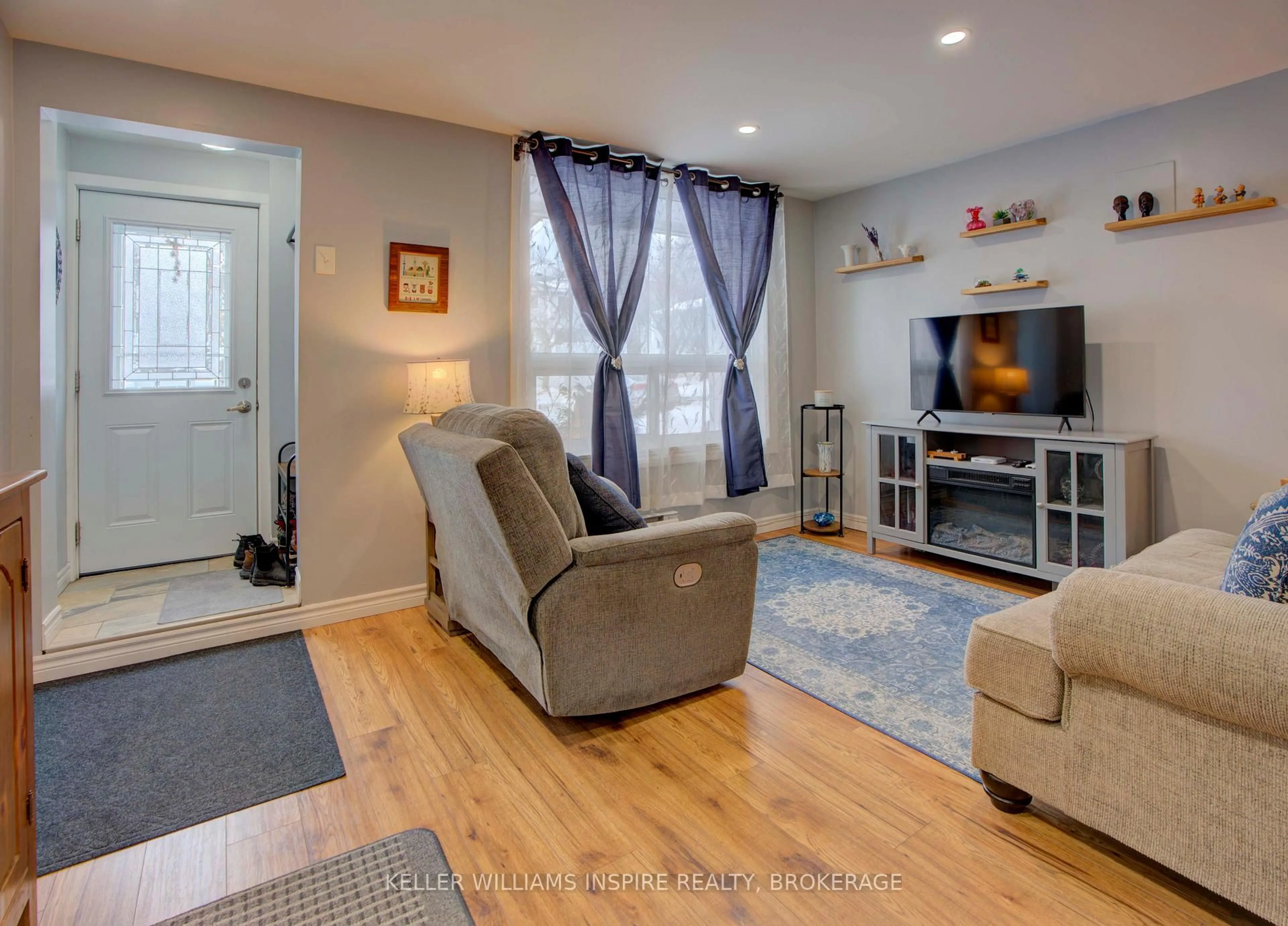 Living room with furniture, unknown for 4427 Bath Rd #28, Loyalist Ontario K7N 1A1
