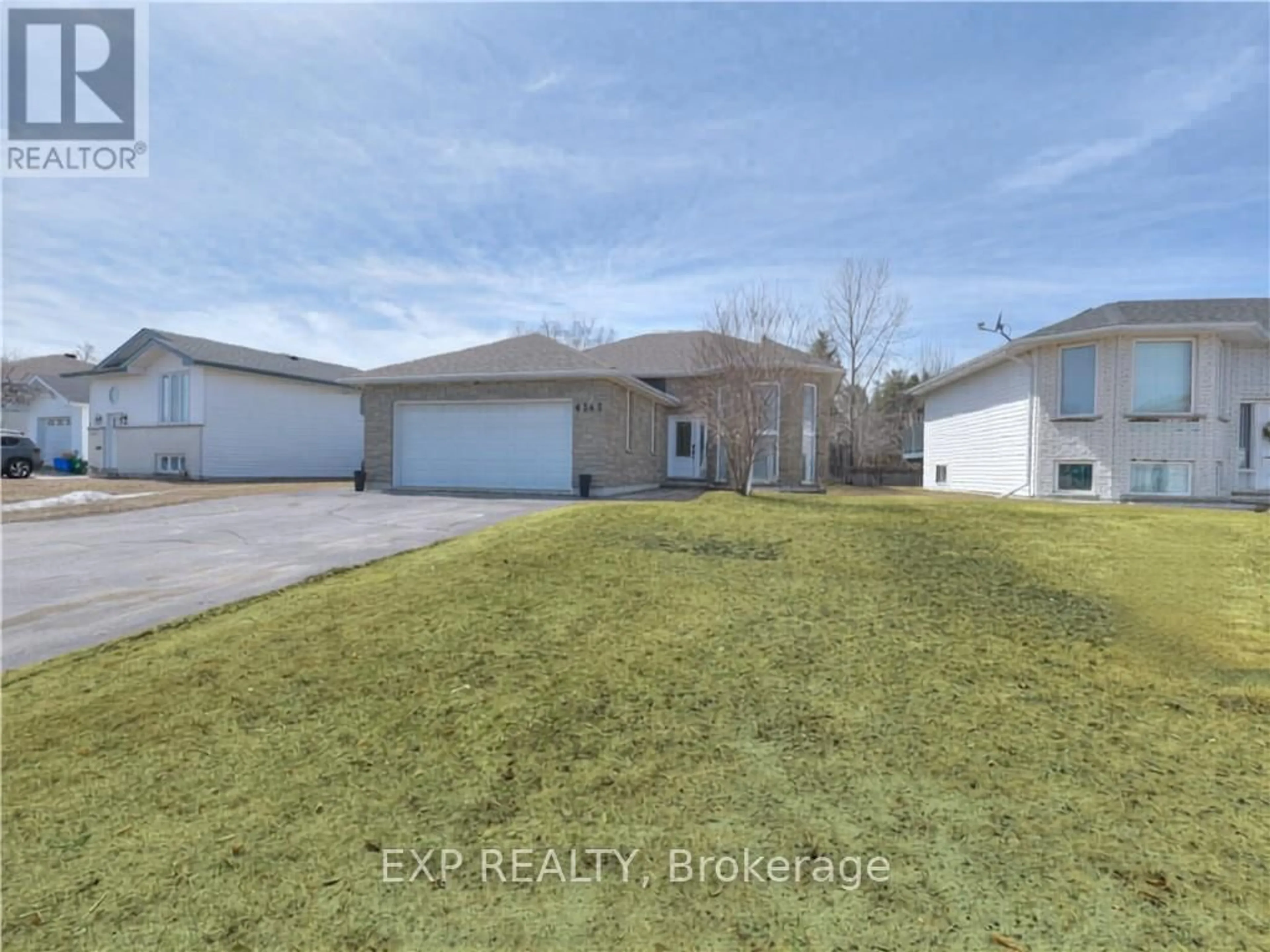 A pic from outside/outdoor area/front of a property/back of a property/a pic from drone, street for 4343 Chateau Cres, Greater Sudbury Ontario P3P 1Y6