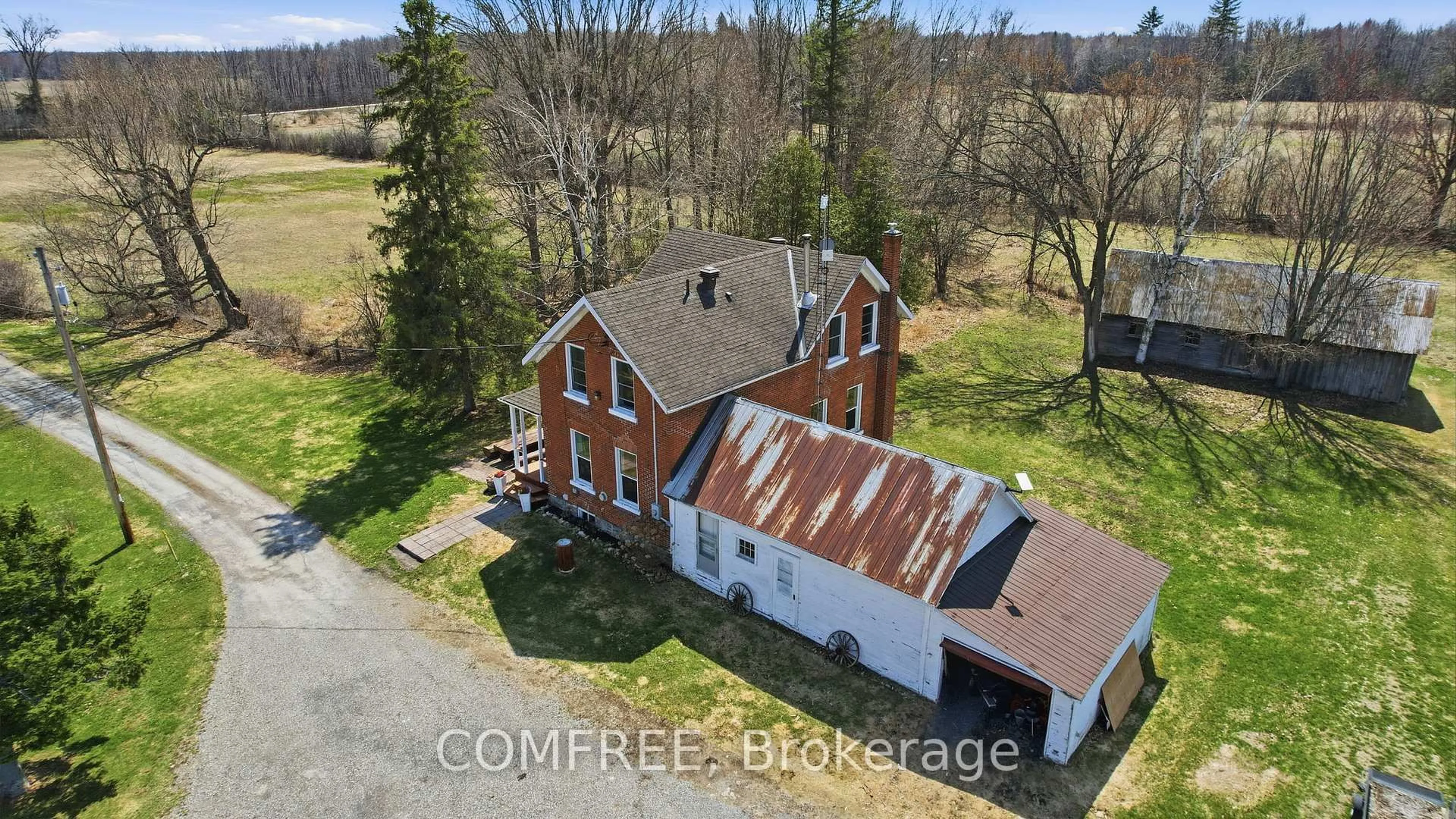 A pic from outside/outdoor area/front of a property/back of a property/a pic from drone, building for 11768 Highway 7, Mississippi Mills Ontario K7C 0T7