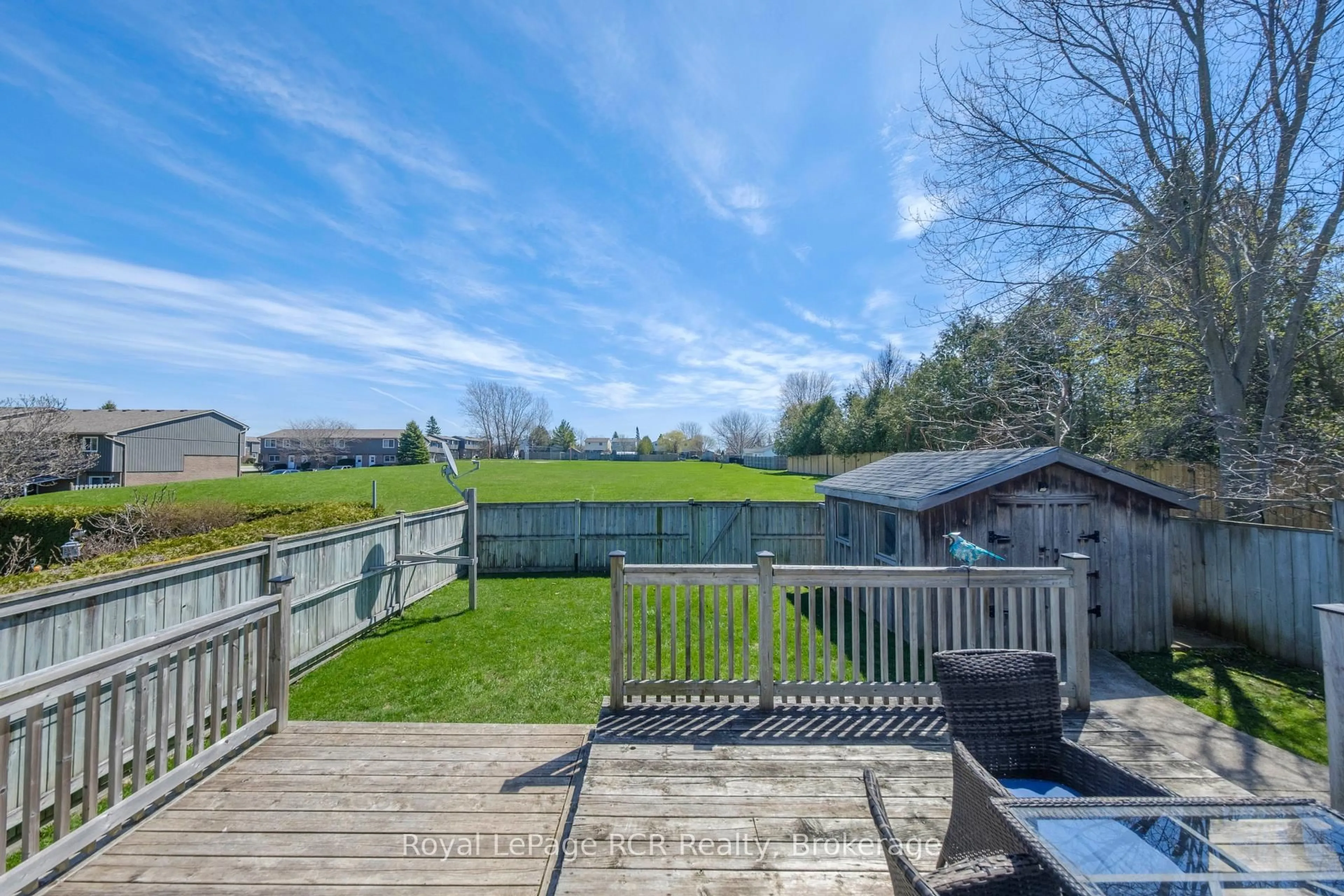 A pic from outside/outdoor area/front of a property/back of a property/a pic from drone, water/lake/river/ocean view for 821 Mackendrick Dr, Kincardine Ontario N2Z 3A5