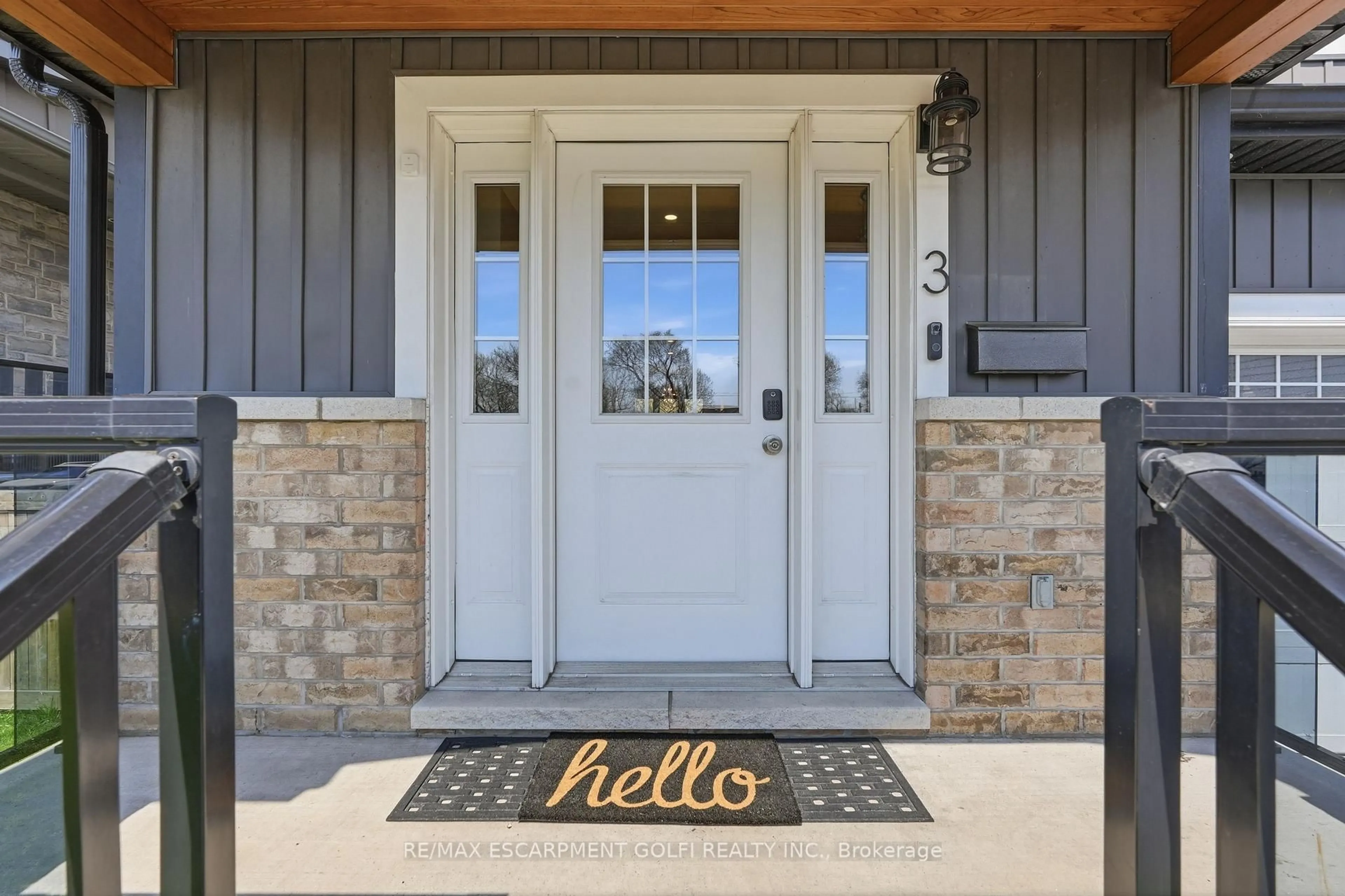 Indoor entryway for 3 REMBE Ave, Hamilton Ontario L8H 7G5