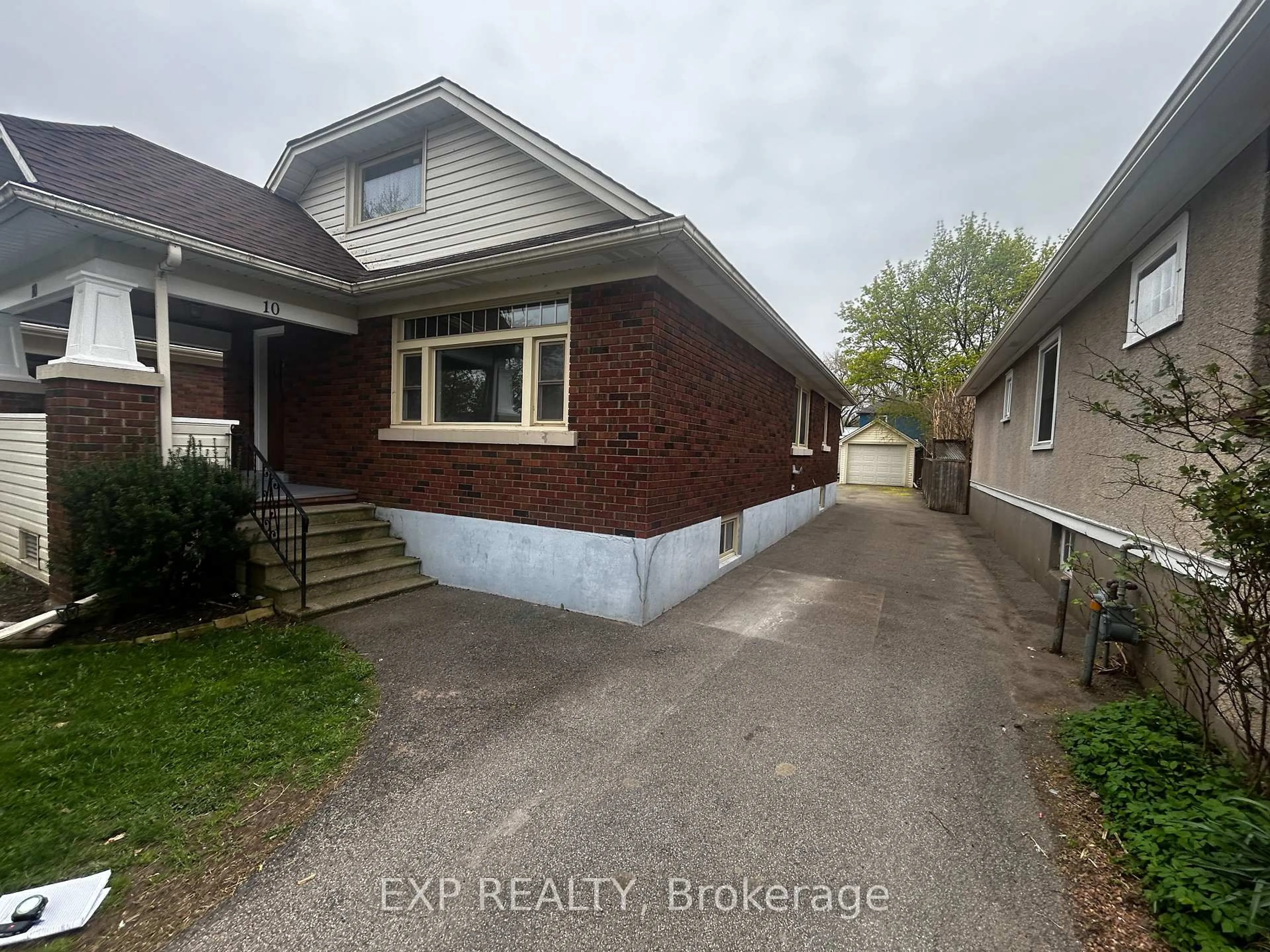 Unknown for 10 Junkin St, St. Catharines Ontario L2R 1N3