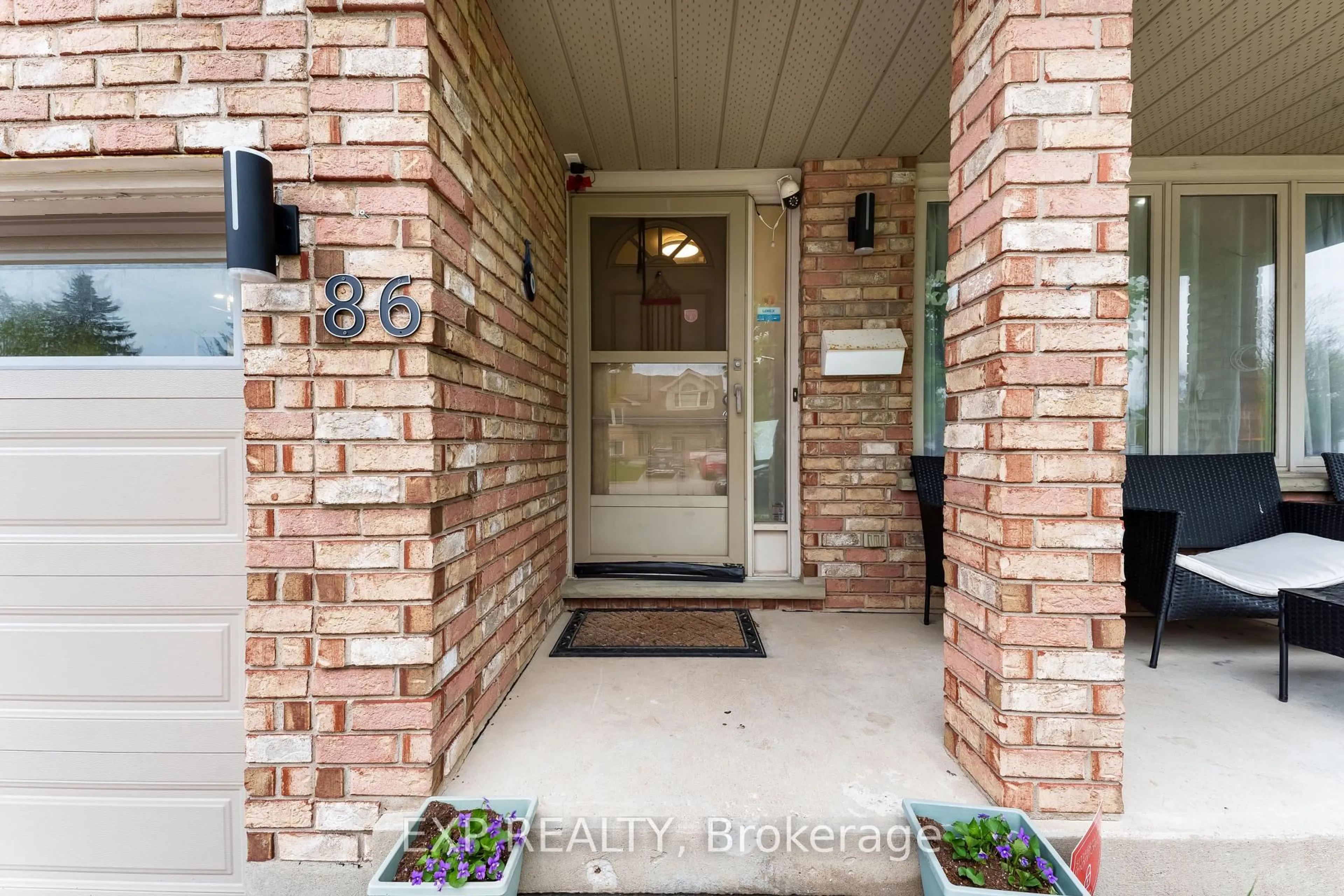 Indoor entryway for 86 Kristina Cres, London South Ontario N6E 3V4