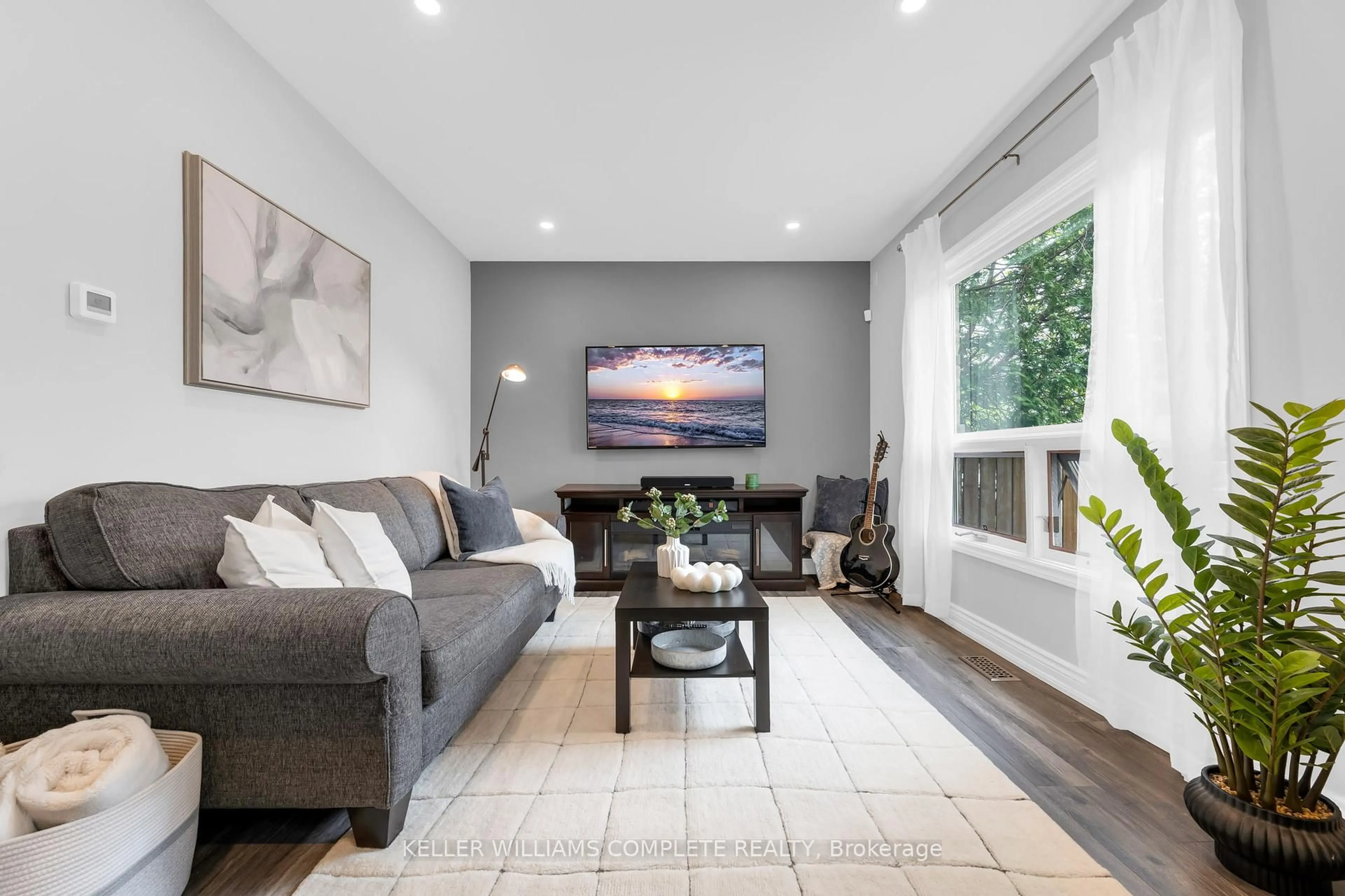 Living room with furniture, unknown for 175 Wellington St, Brantford Ontario N3S 3Z1