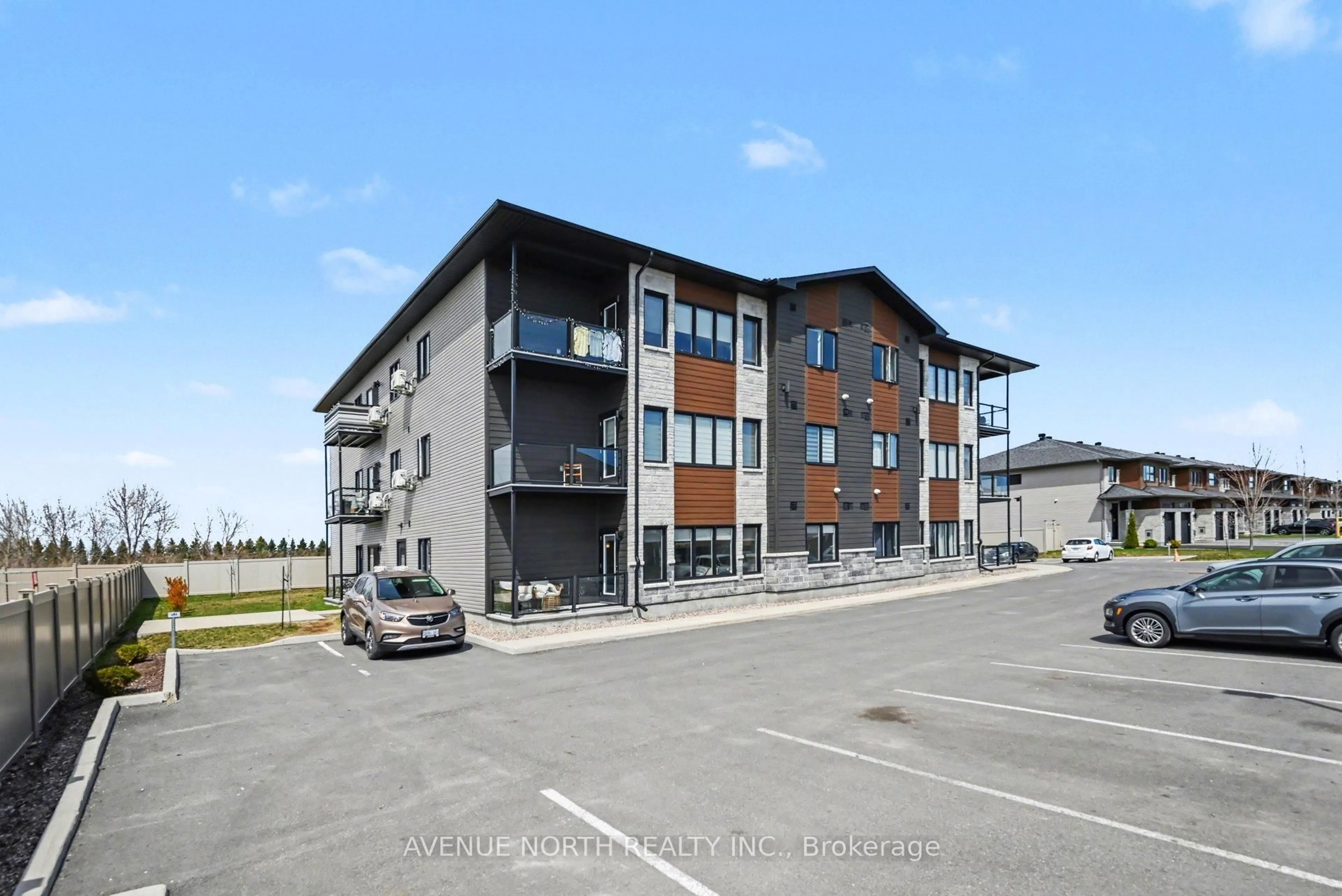 Unknown for 271 Belfort St #102, Russell Ontario K0A 1W0