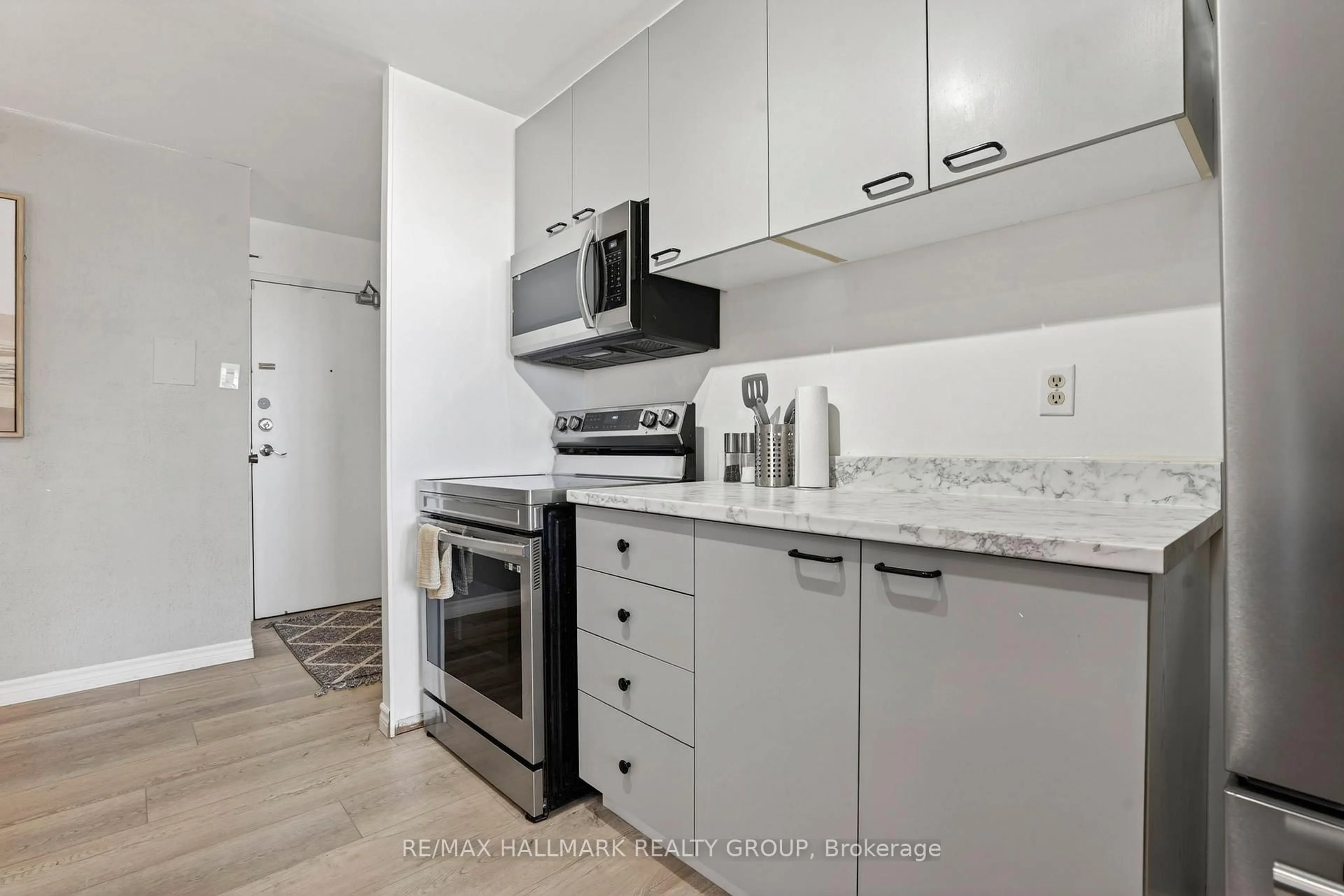 Standard kitchen, unknown for 2650 Southvale Cres #509, Ottawa Ontario K1B 4S9
