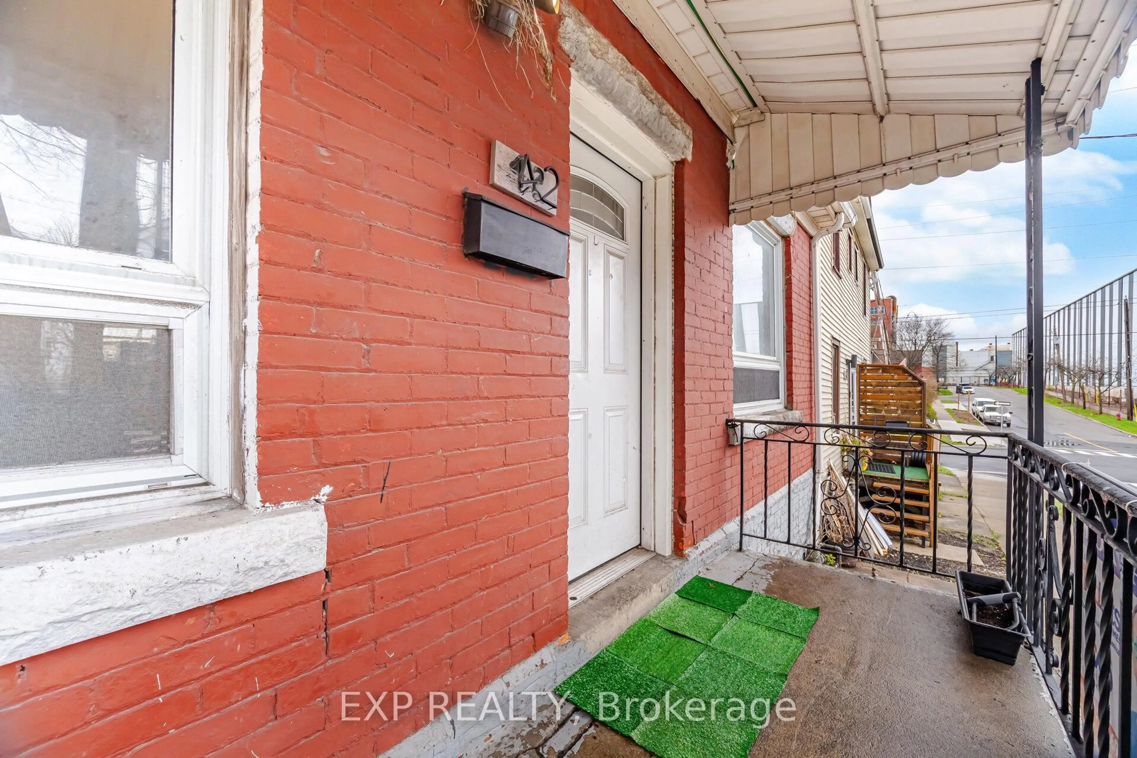 Balcony in the apartment, street for 42 Princess St, Hamilton Ontario L8L 3K6
