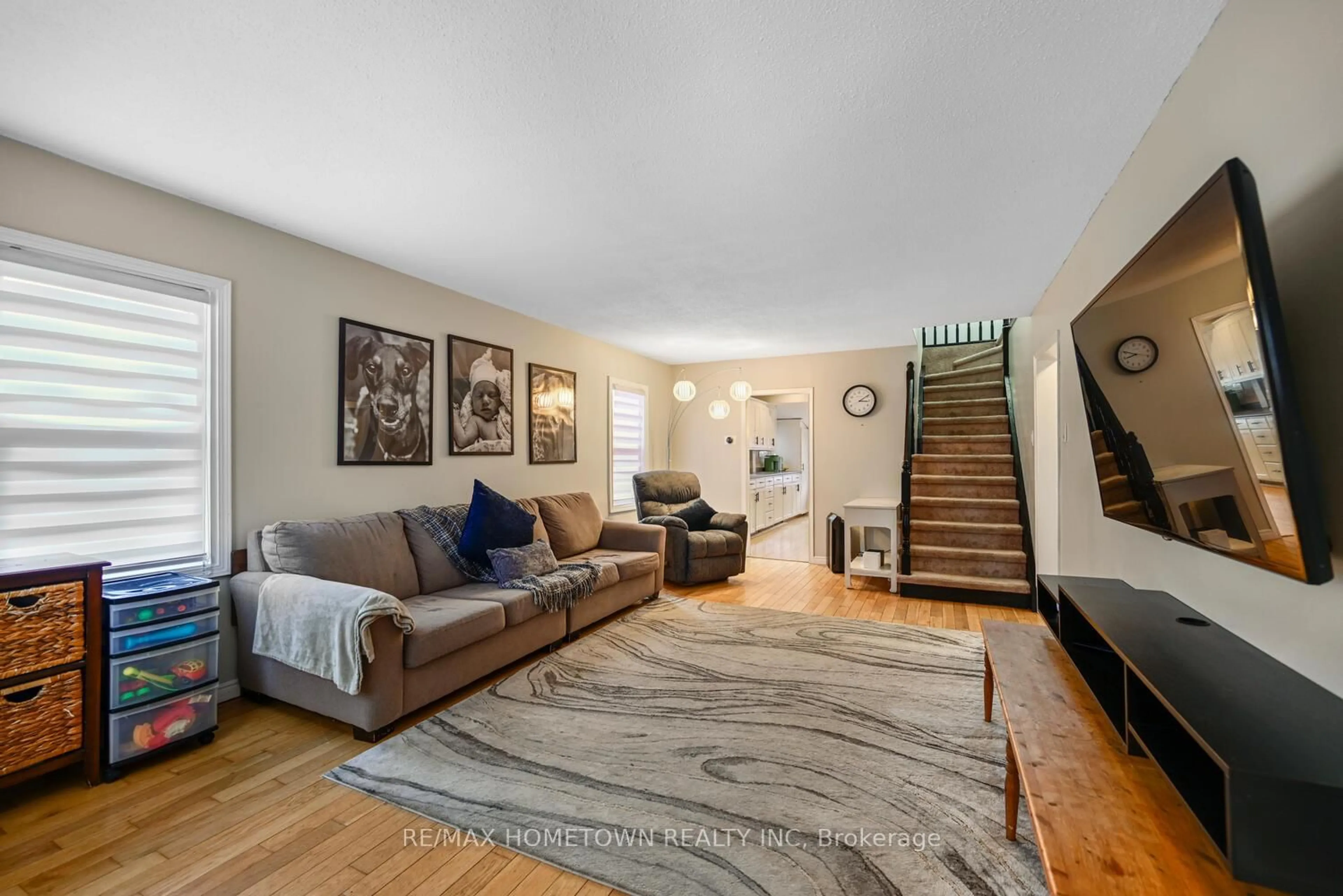 Living room with furniture, unknown for 36 Centre St, Brockville Ontario K6V 5S5