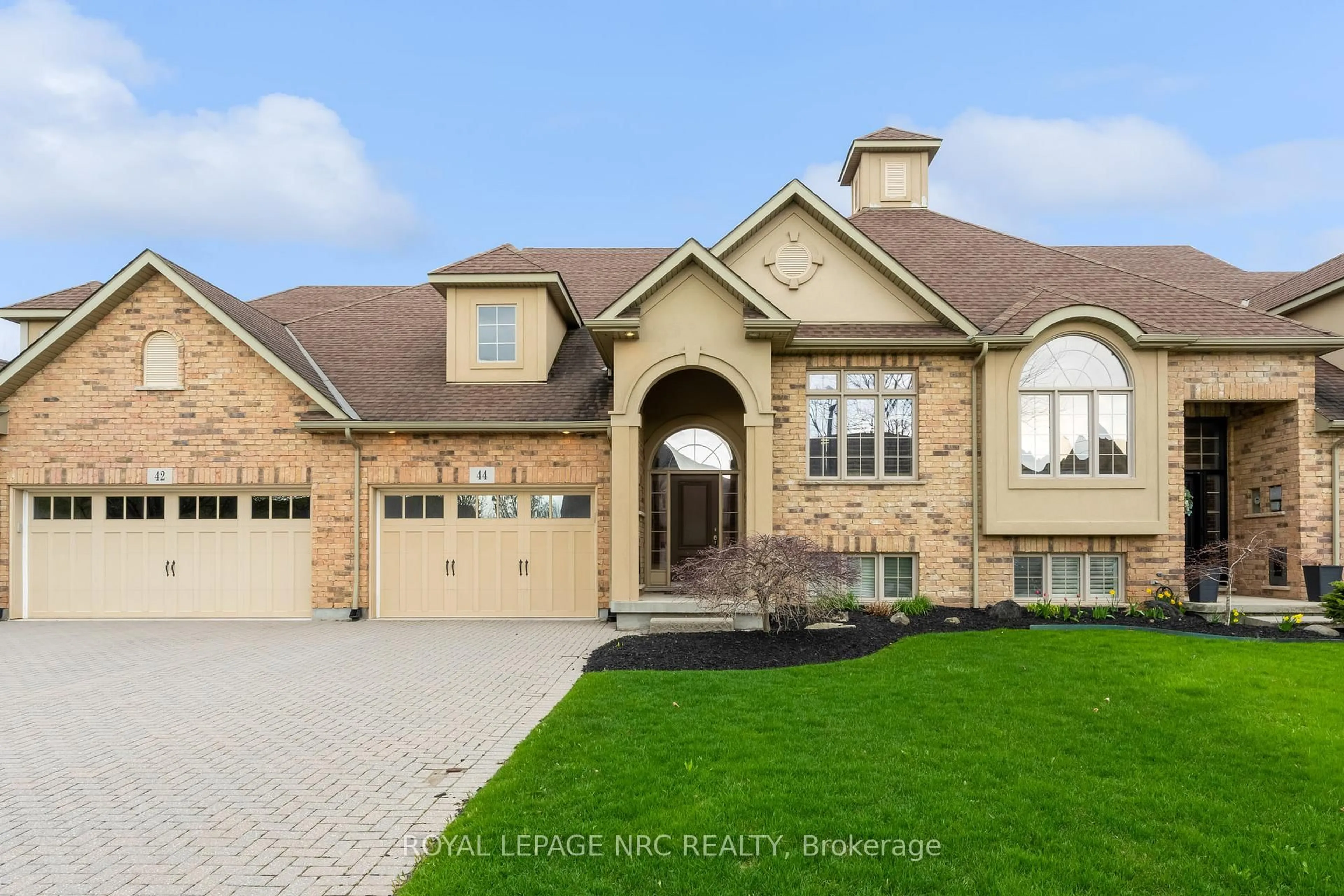 Home with brick exterior material, street for 44 Kline Cres, Pelham Ontario L3E 0T2