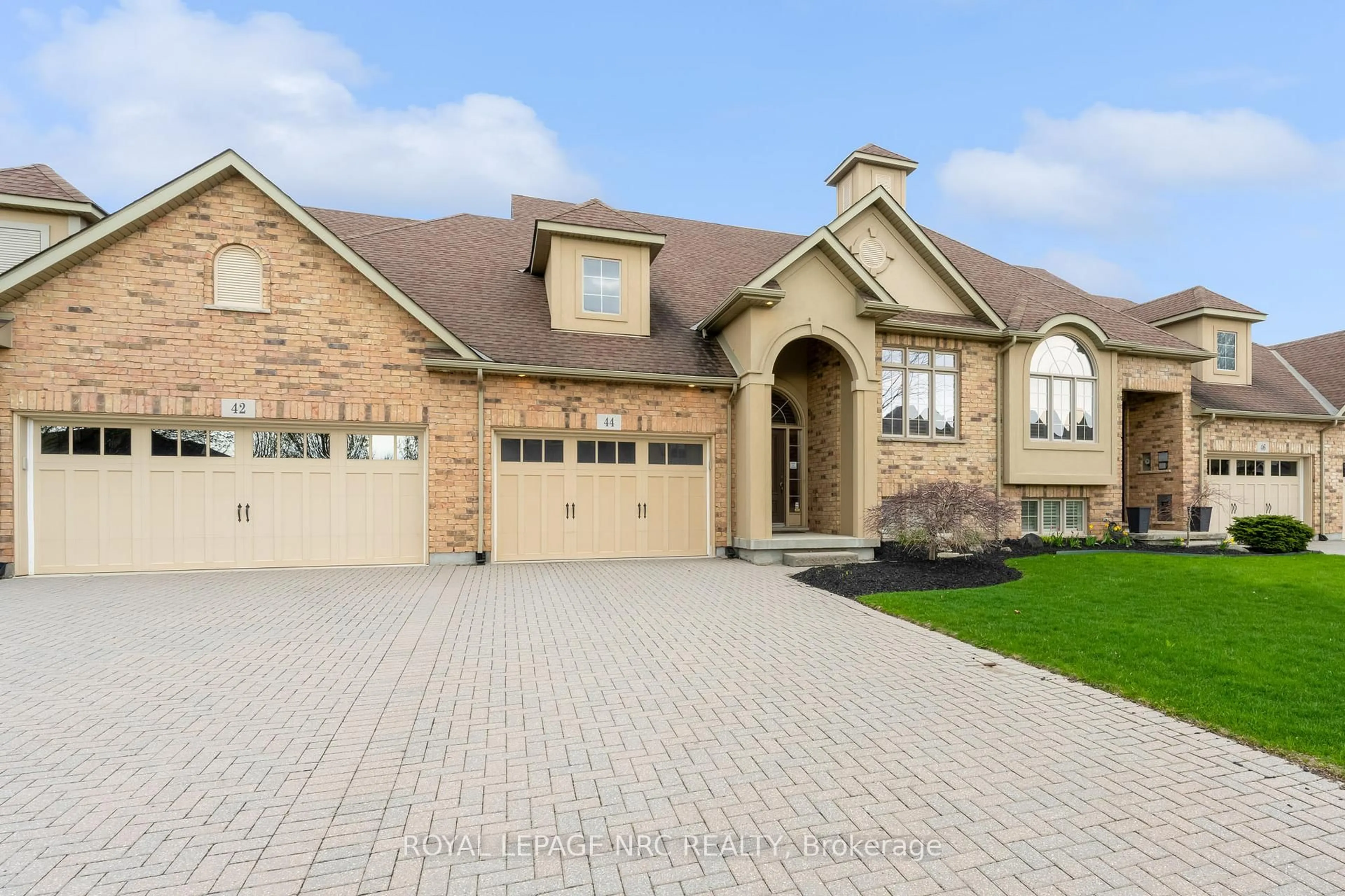 Home with brick exterior material, street for 44 Kline Cres, Pelham Ontario L3E 0T2