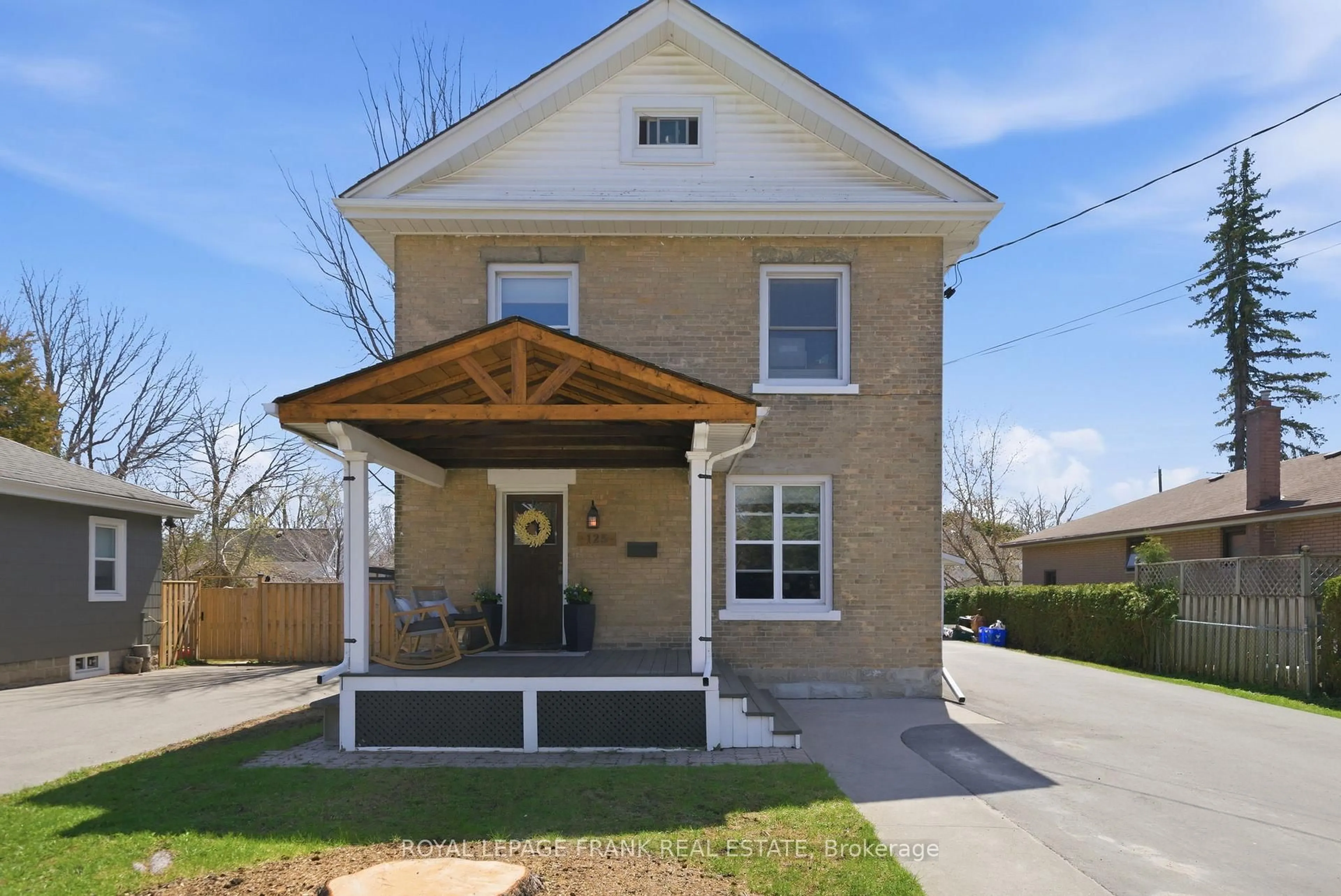 Home with brick exterior material, street for 125 Glenelg St, Kawartha Lakes Ontario K9V 2V8