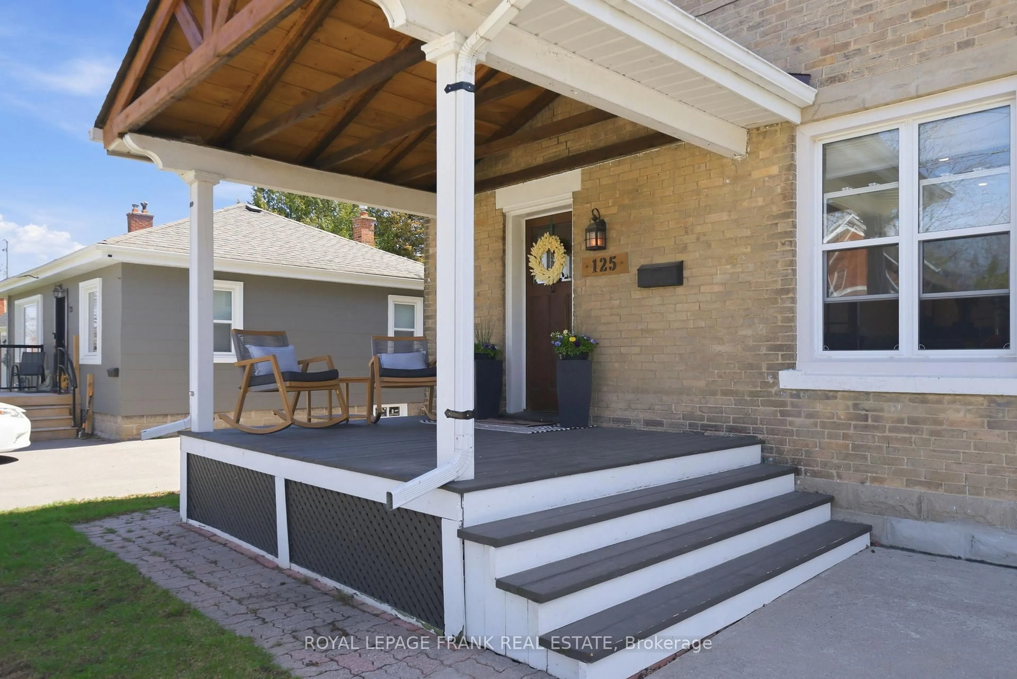 Patio, street for 125 Glenelg St, Kawartha Lakes Ontario K9V 2V8