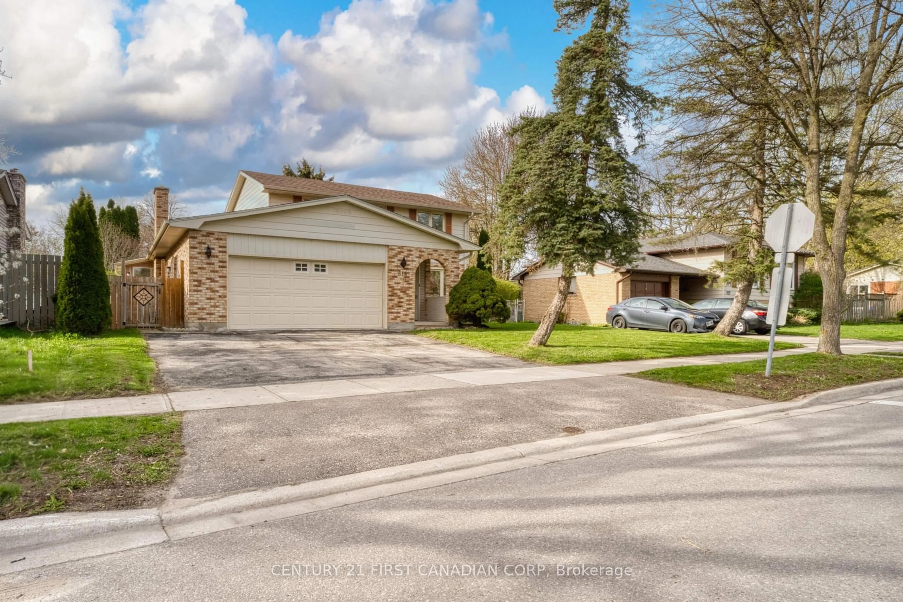 A pic from outside/outdoor area/front of a property/back of a property/a pic from drone, street for 814 Grenfell Dr, London North Ontario N5X 2C8