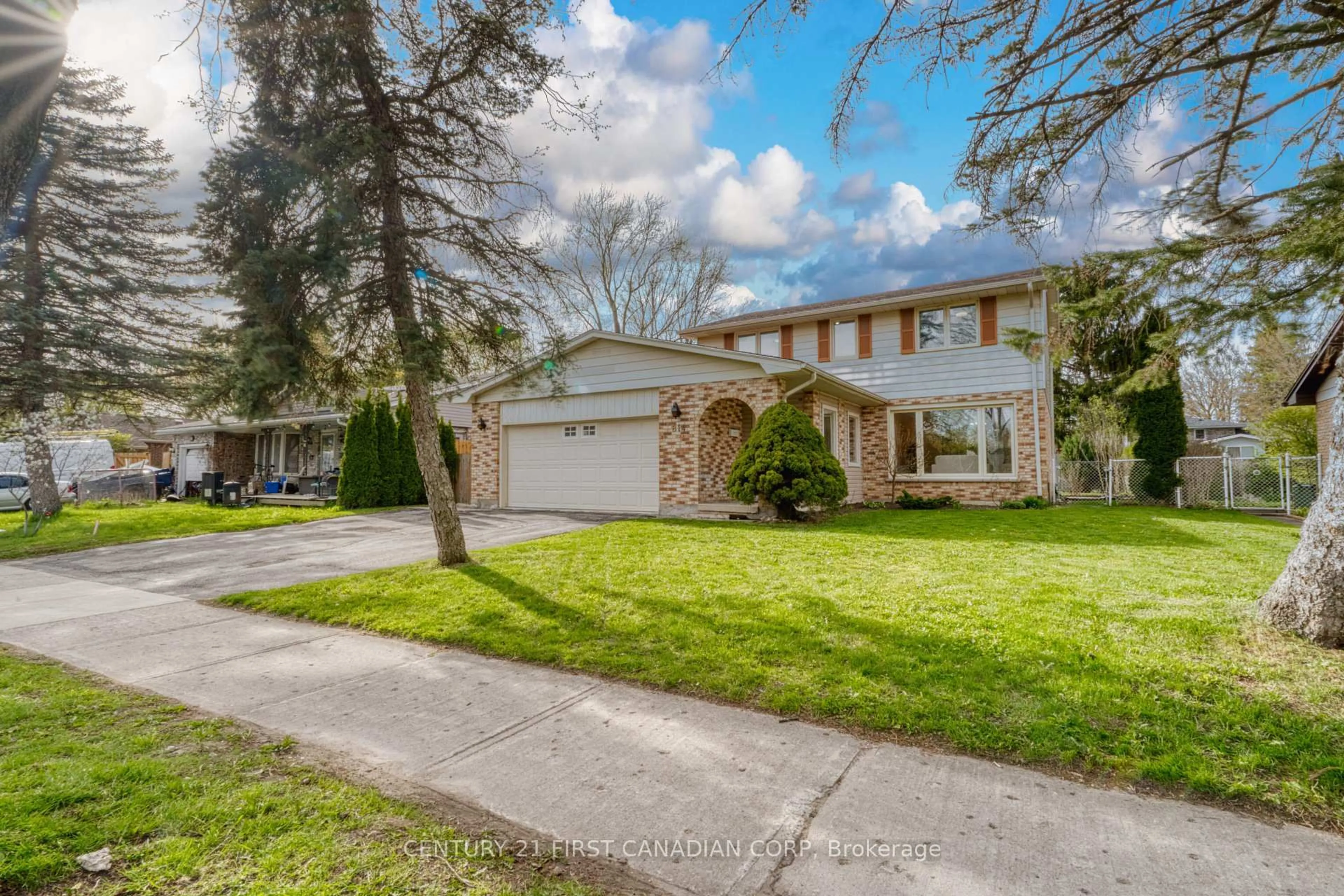 Unknown for 814 Grenfell Dr, London North Ontario N5X 2C8