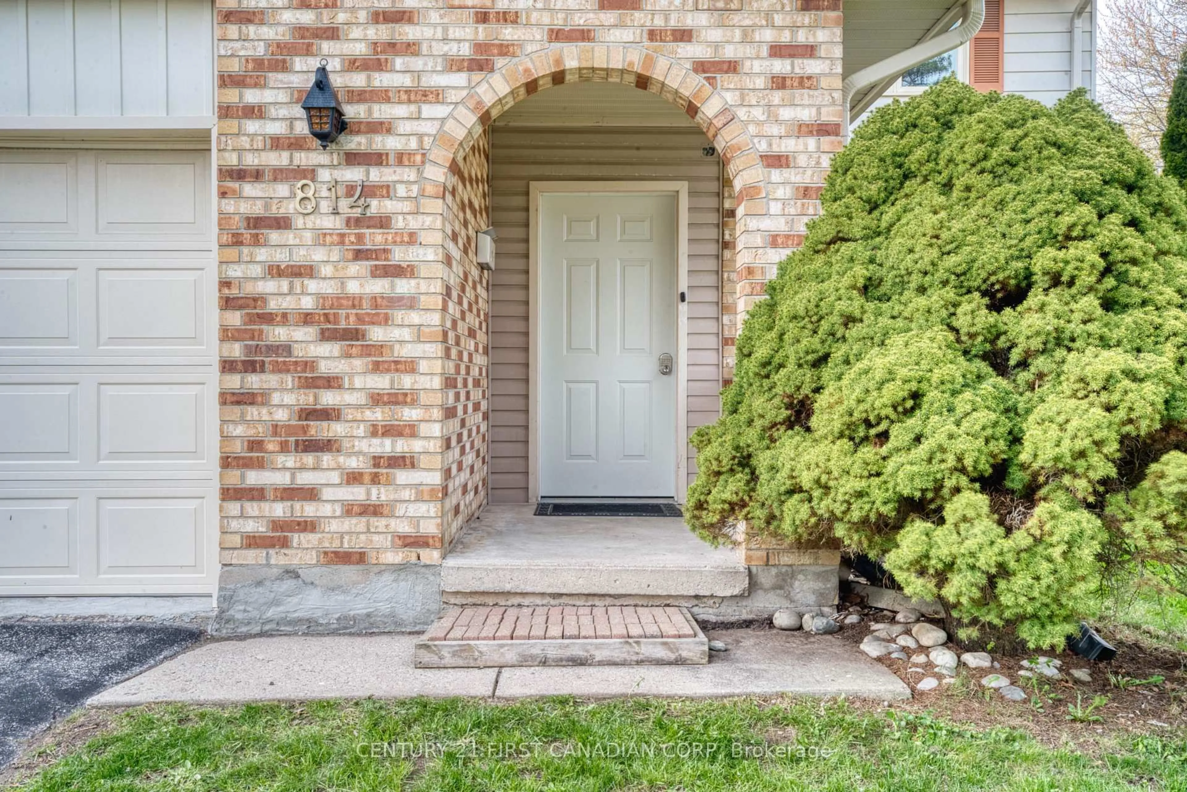 Home with brick exterior material, street for 814 Grenfell Dr, London North Ontario N5X 2C8