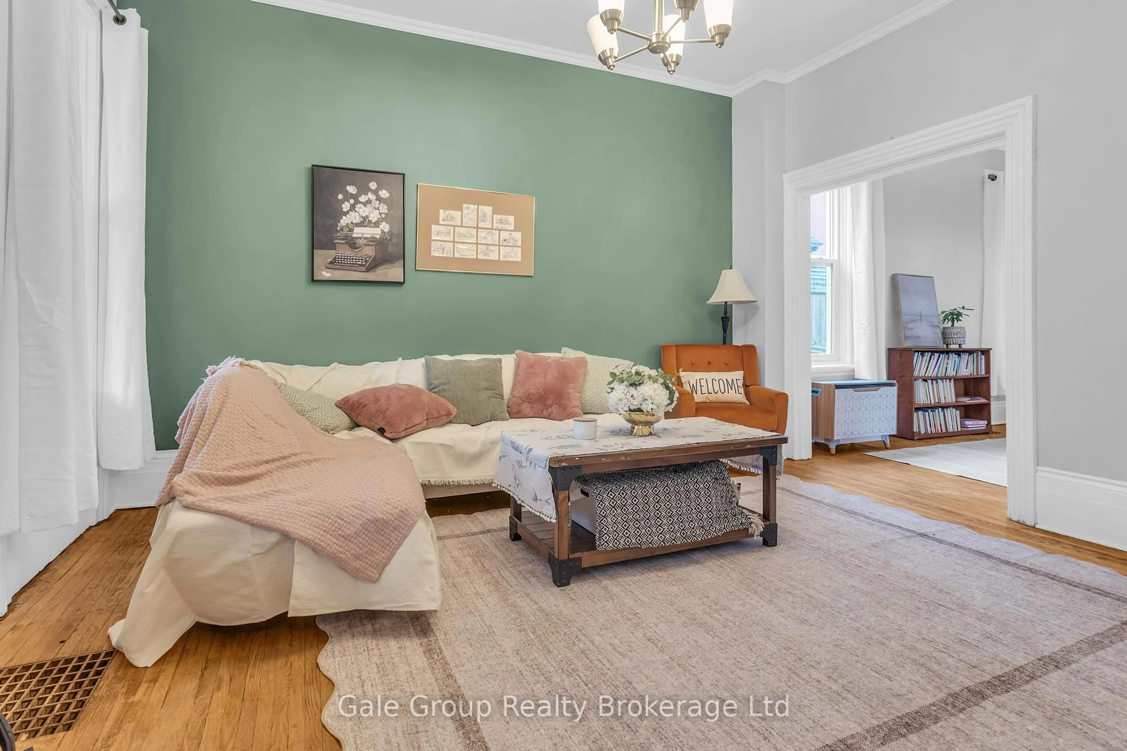 Living room with furniture, unknown for 95 Riddell St, Woodstock Ontario N4S 6M2