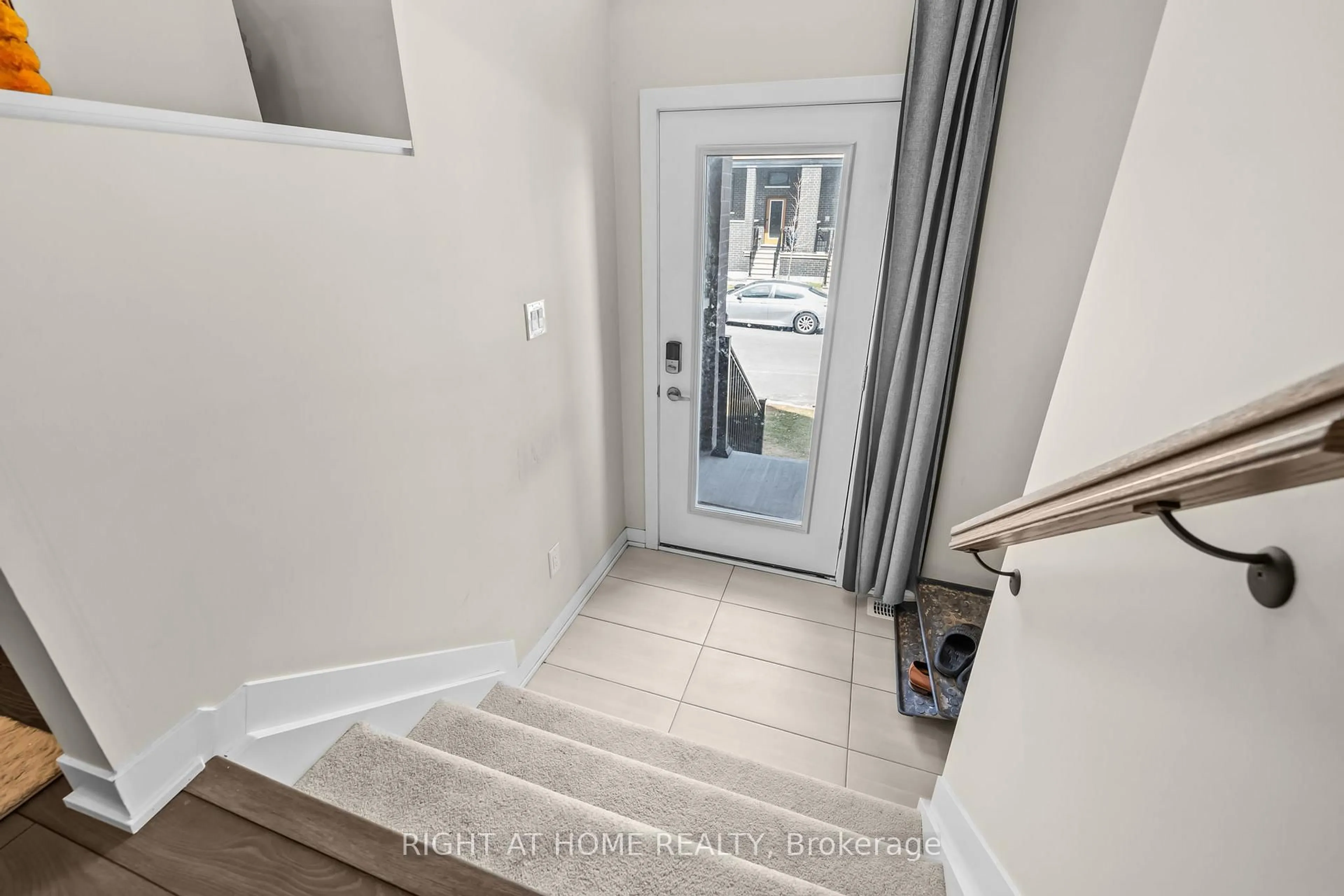Indoor entryway for 209 Speckled Alder Row, Ottawa Ontario K2J 7G8