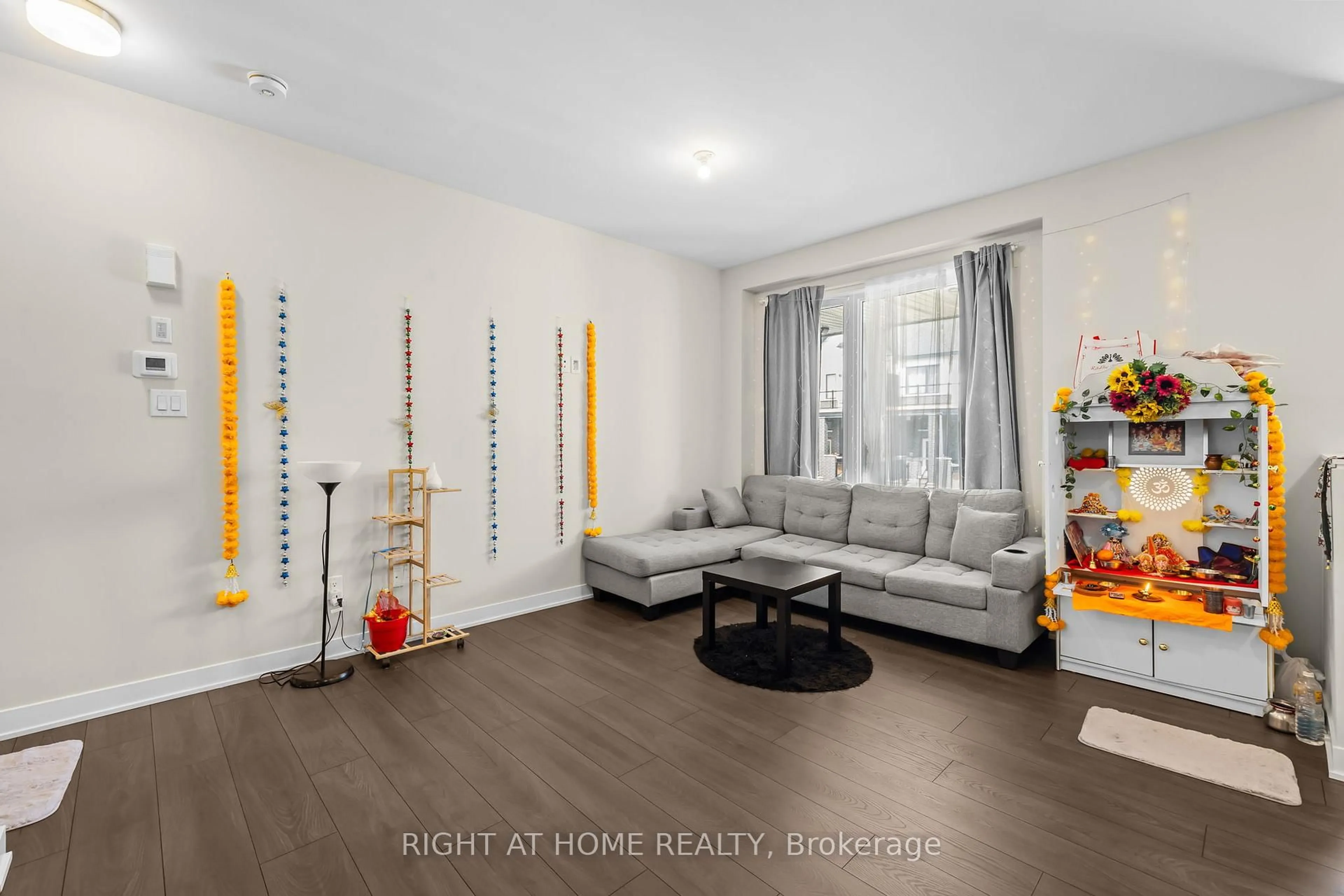 Living room with furniture, unknown for 209 Speckled Alder Row, Ottawa Ontario K2J 7G8
