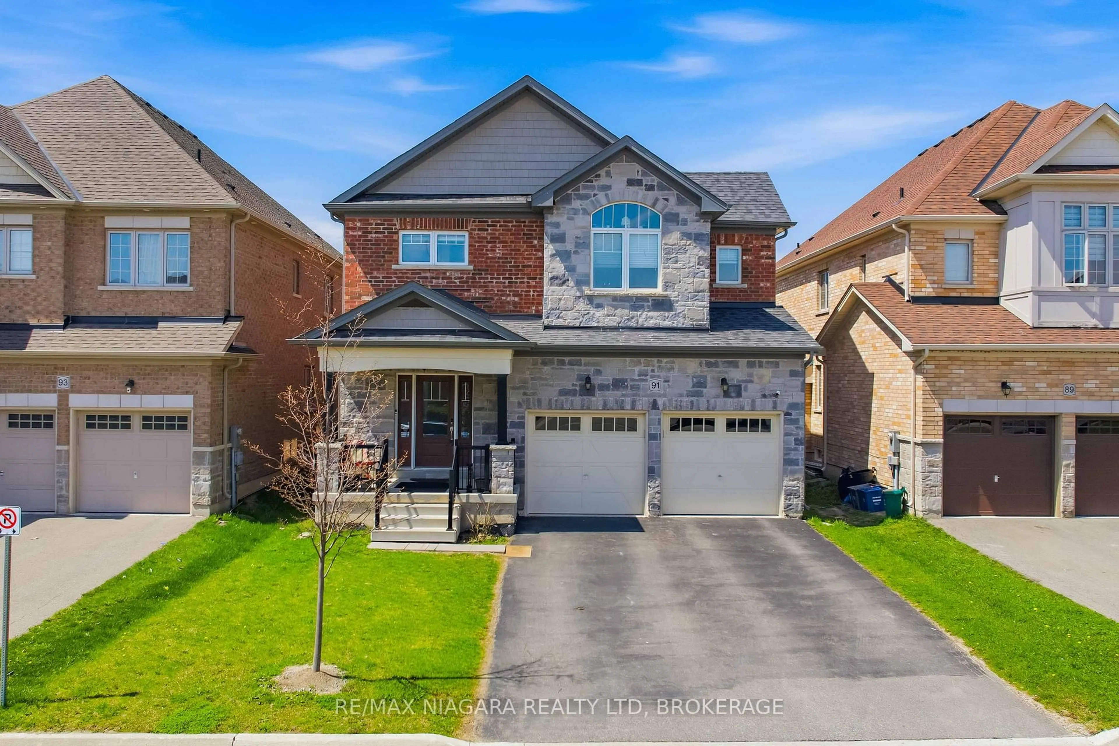 Home with brick exterior material, street for 91 Homestead Way, Thorold Ontario L2V 0B7