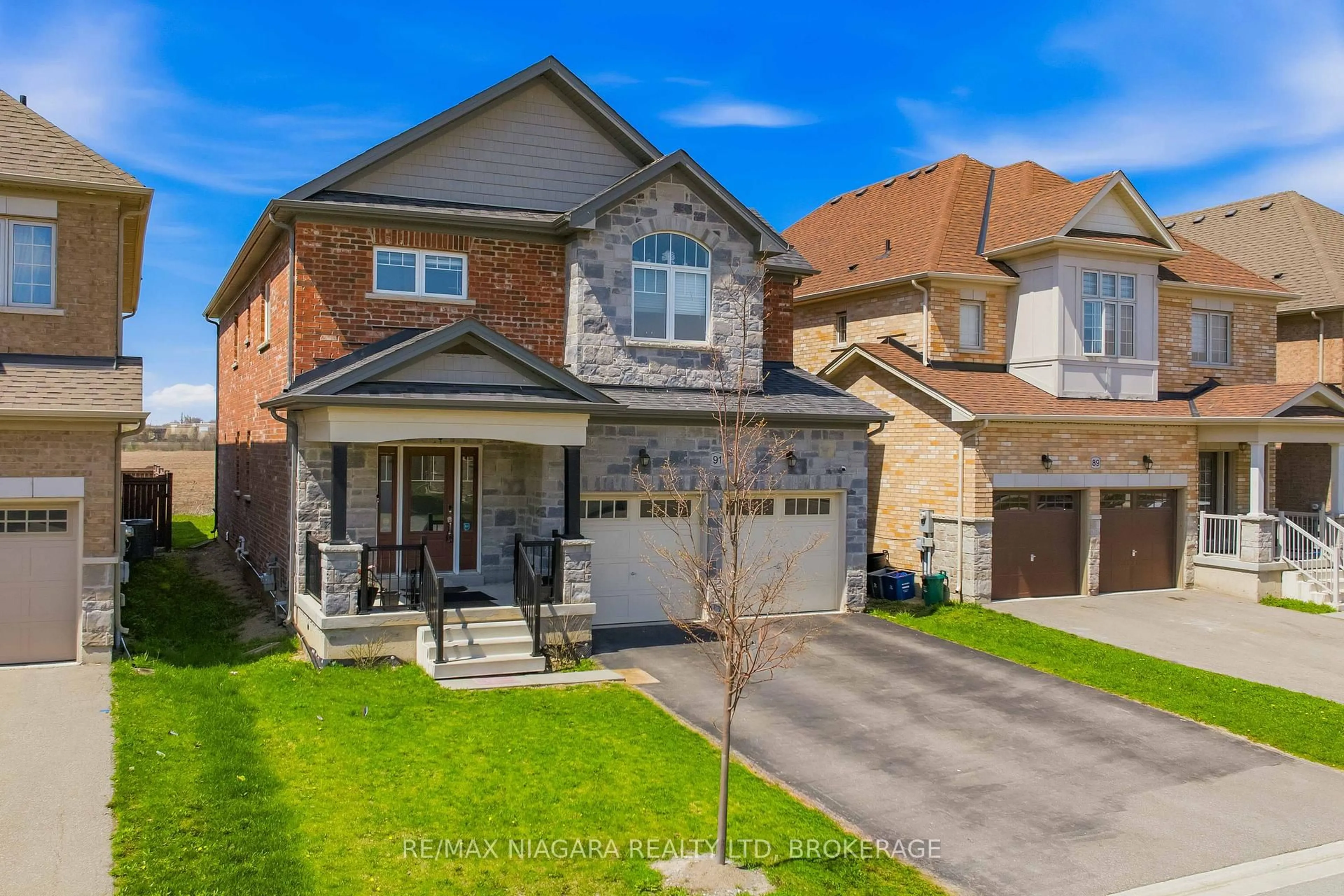Home with brick exterior material, street for 91 Homestead Way, Thorold Ontario L2V 0B7