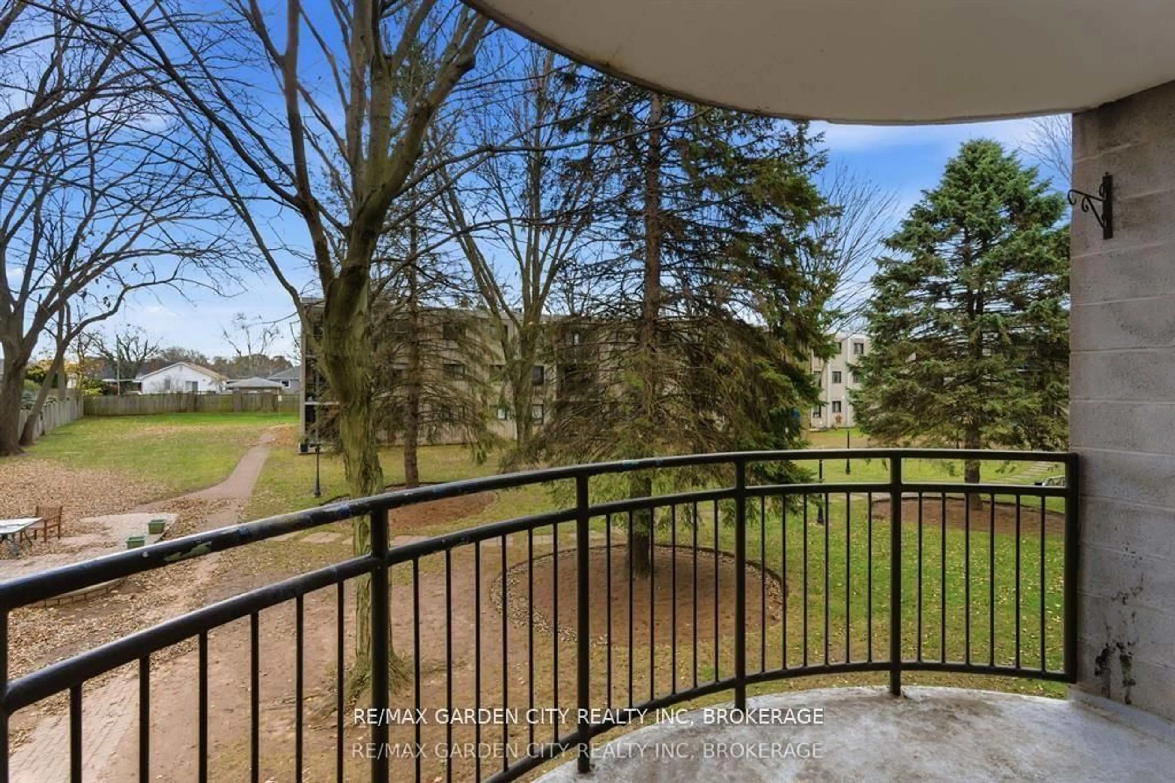 Unknown for 4658 Drummond Rd #230, Niagara Falls Ontario L2E 7E1