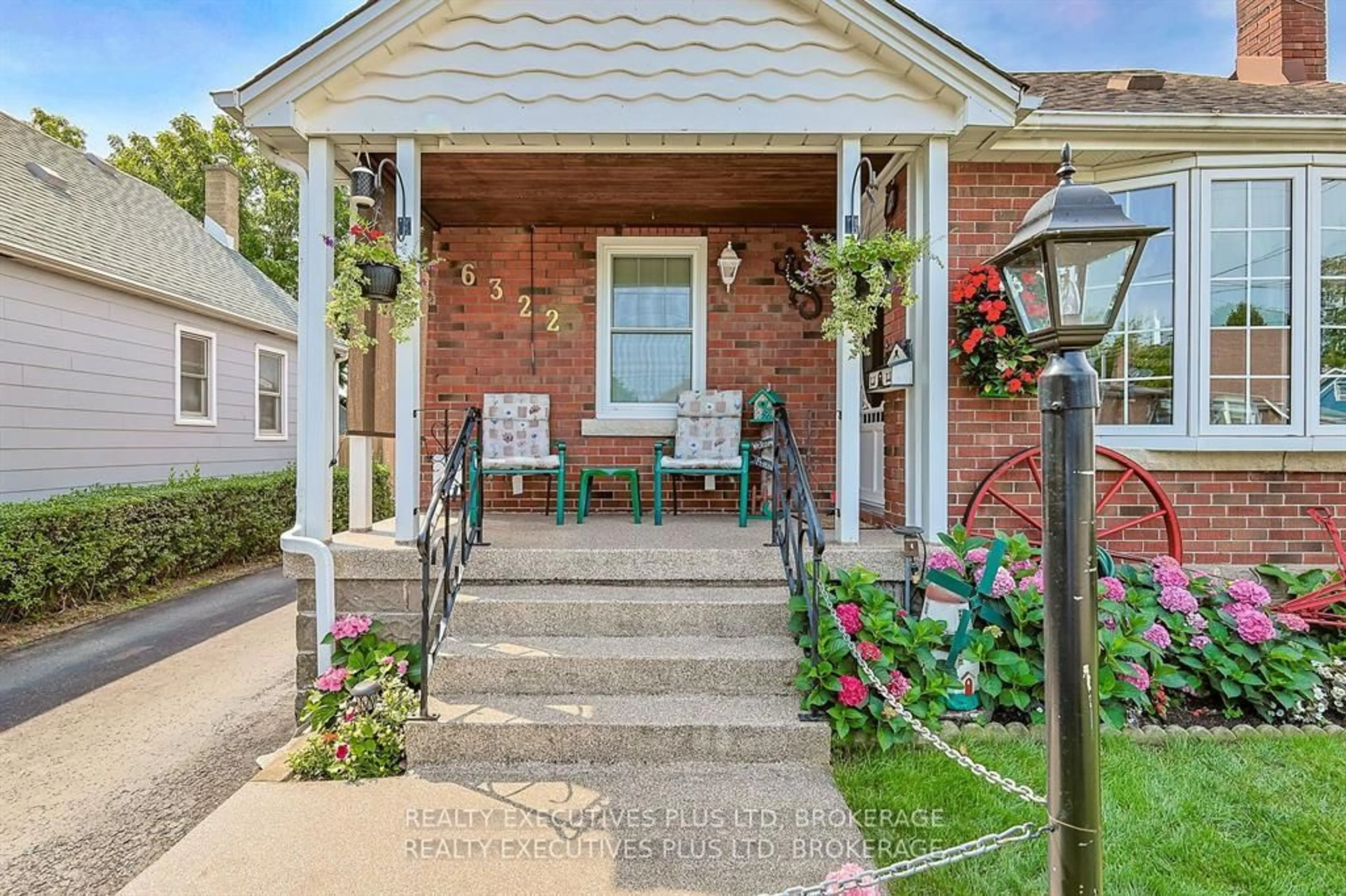 Home with brick exterior material, street for 6322 Monroe St, Niagara Falls Ontario L2G 2G8